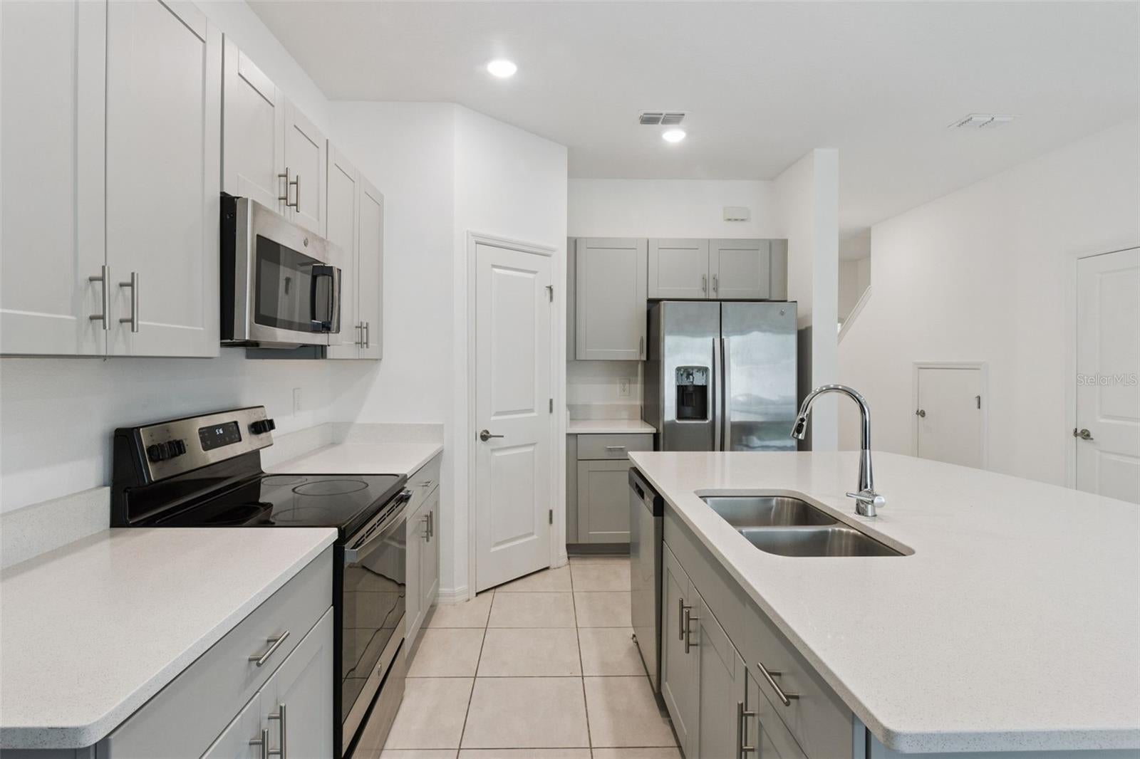 2251 PORTRAIT STREET
