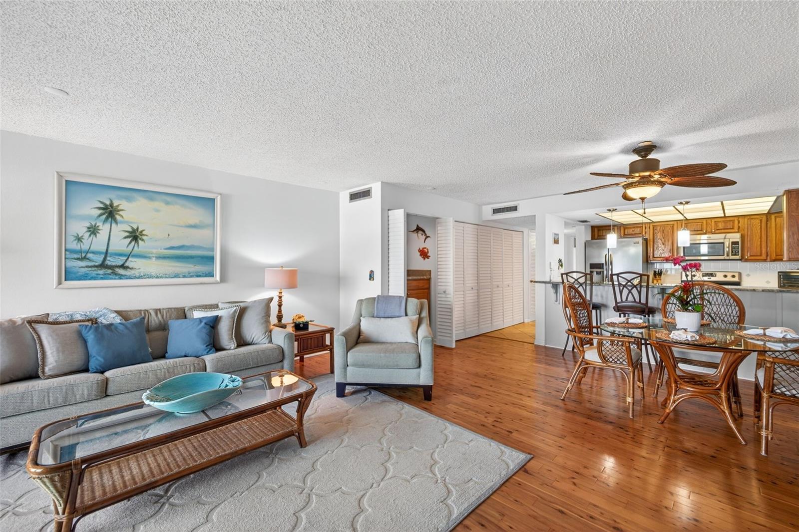 LE SCAMPI CONDO - Residential