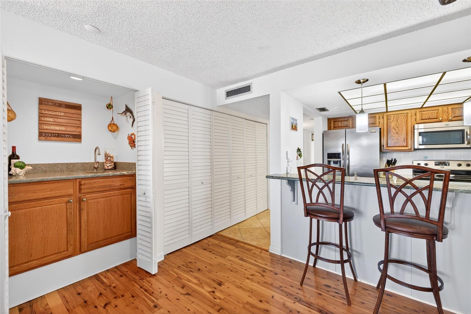 LE SCAMPI CONDO - Residential