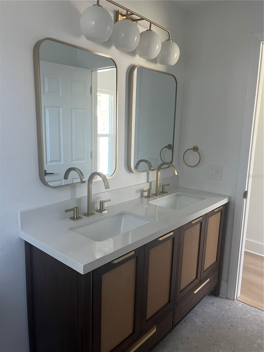FAIR OAKS 4TH ADD - Residential Lease