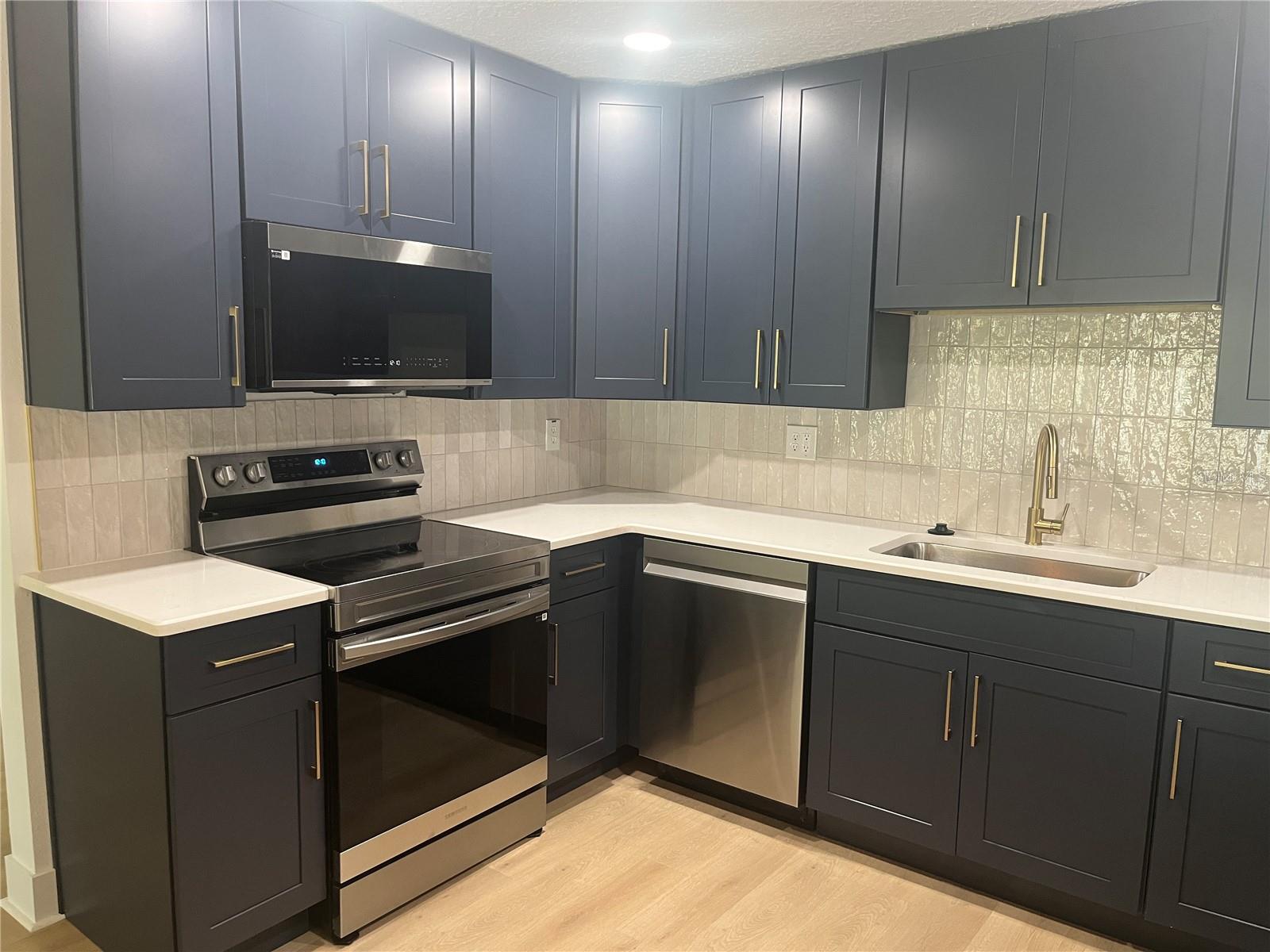 FAIR OAKS 4TH ADD - Residential Lease