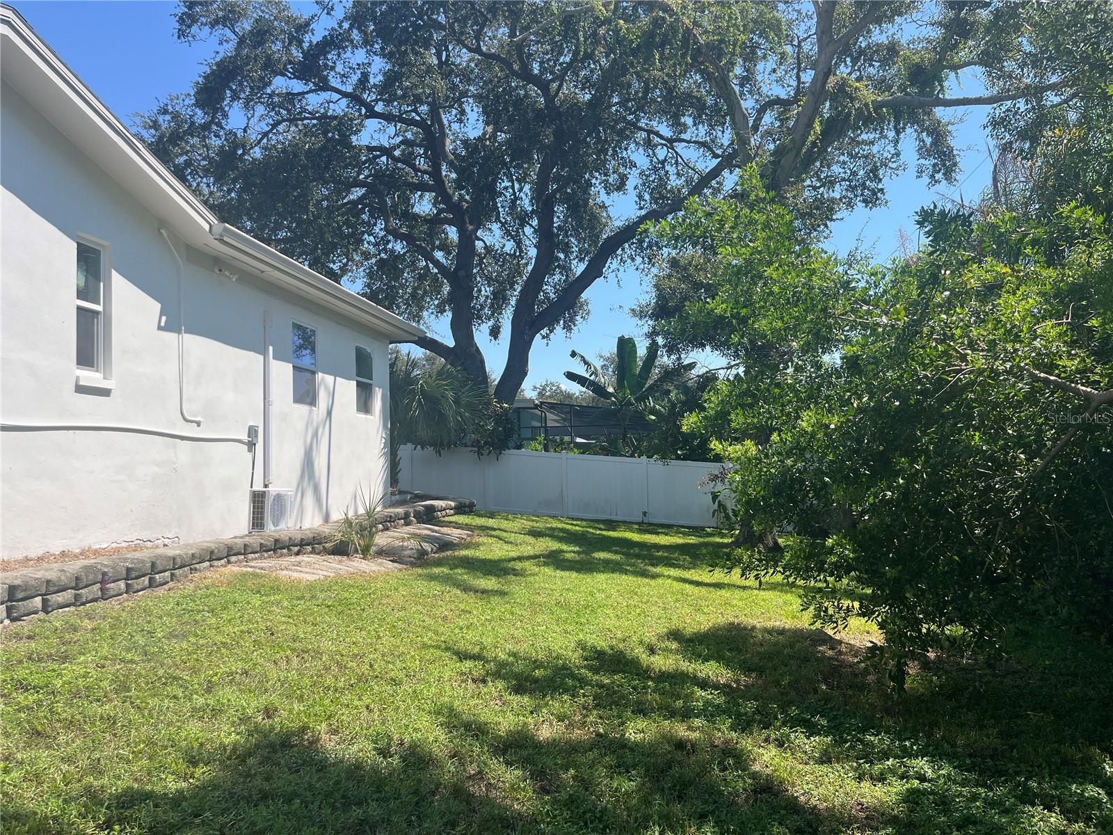 FAIR OAKS 4TH ADD - Residential Lease