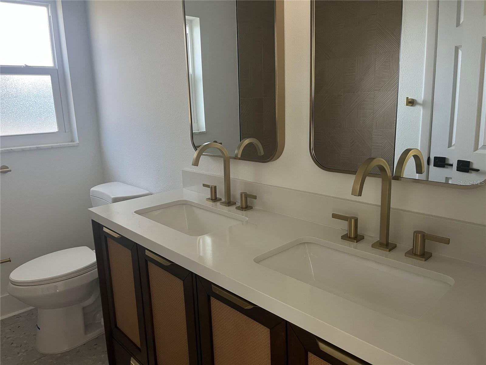 FAIR OAKS 4TH ADD - Residential Lease