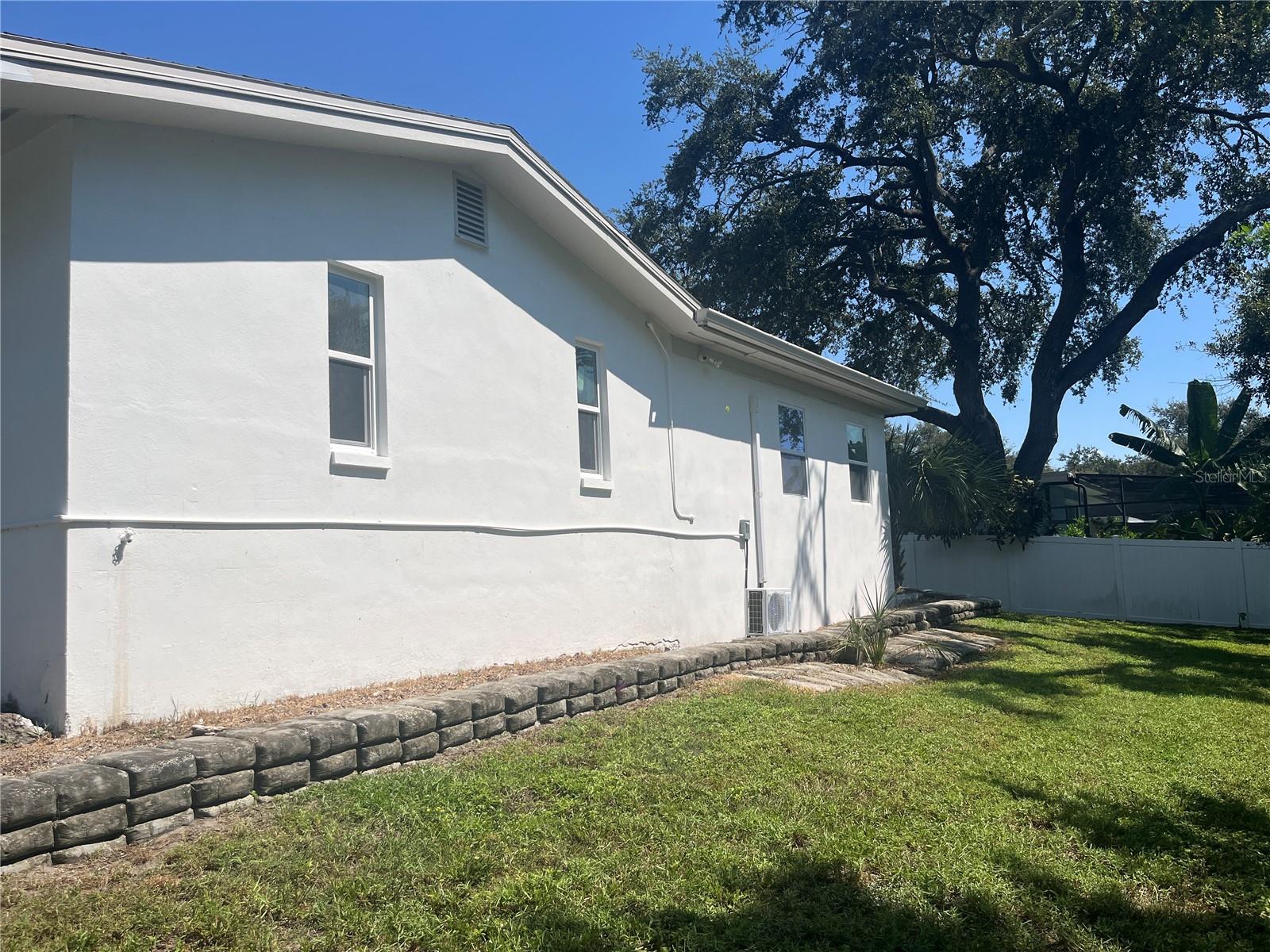 FAIR OAKS 4TH ADD - Residential Lease