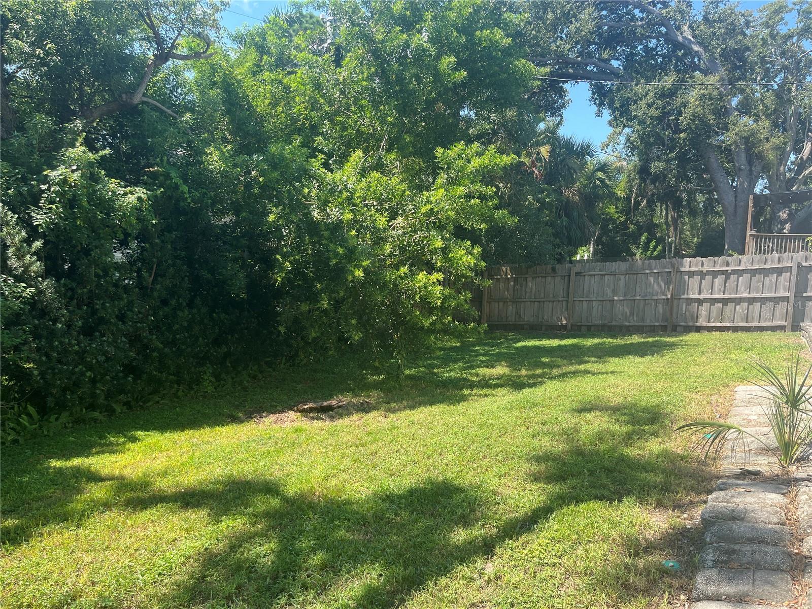 FAIR OAKS 4TH ADD - Residential Lease