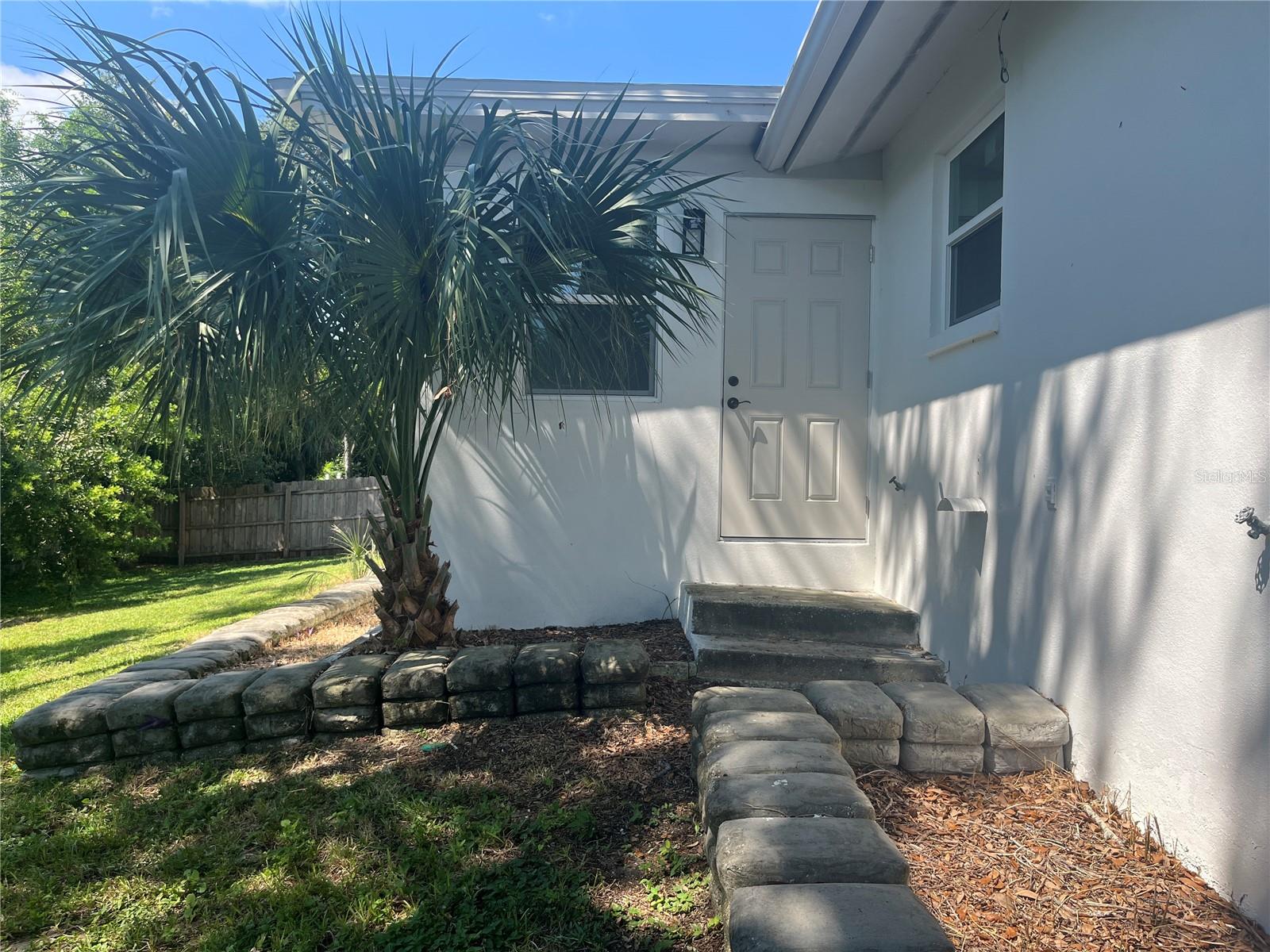 FAIR OAKS 4TH ADD - Residential Lease