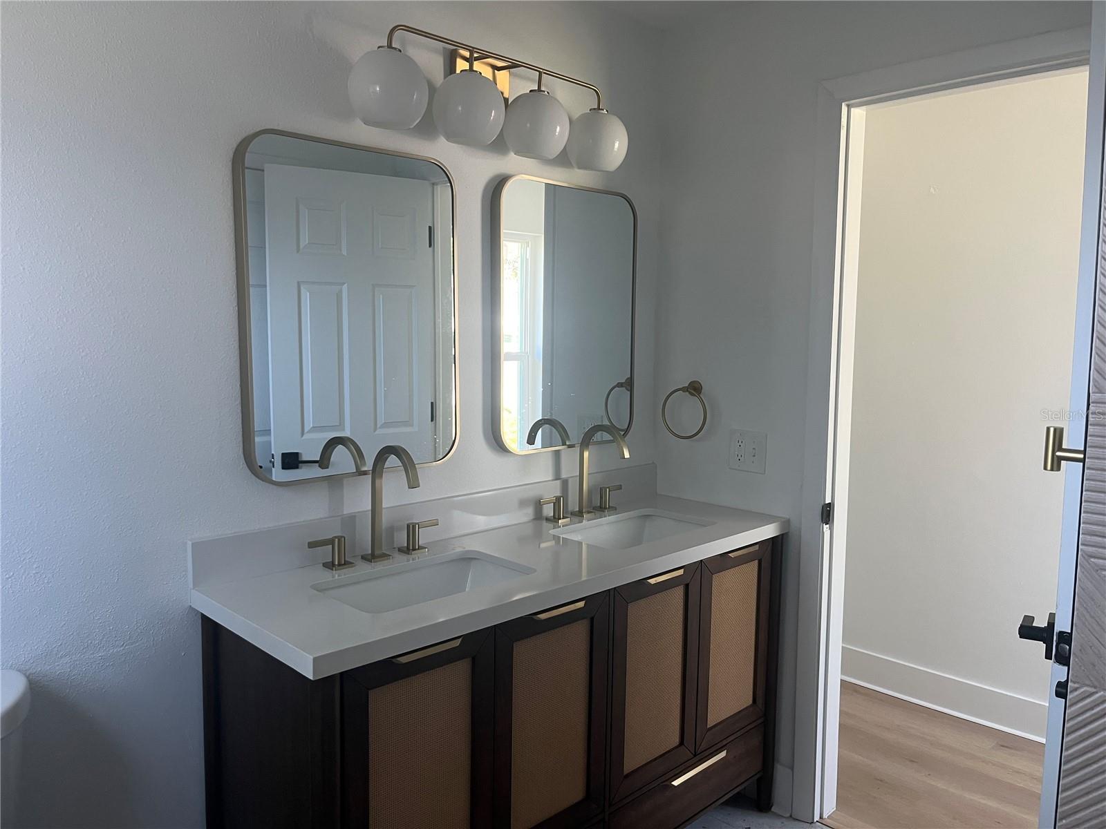 FAIR OAKS 4TH ADD - Residential Lease