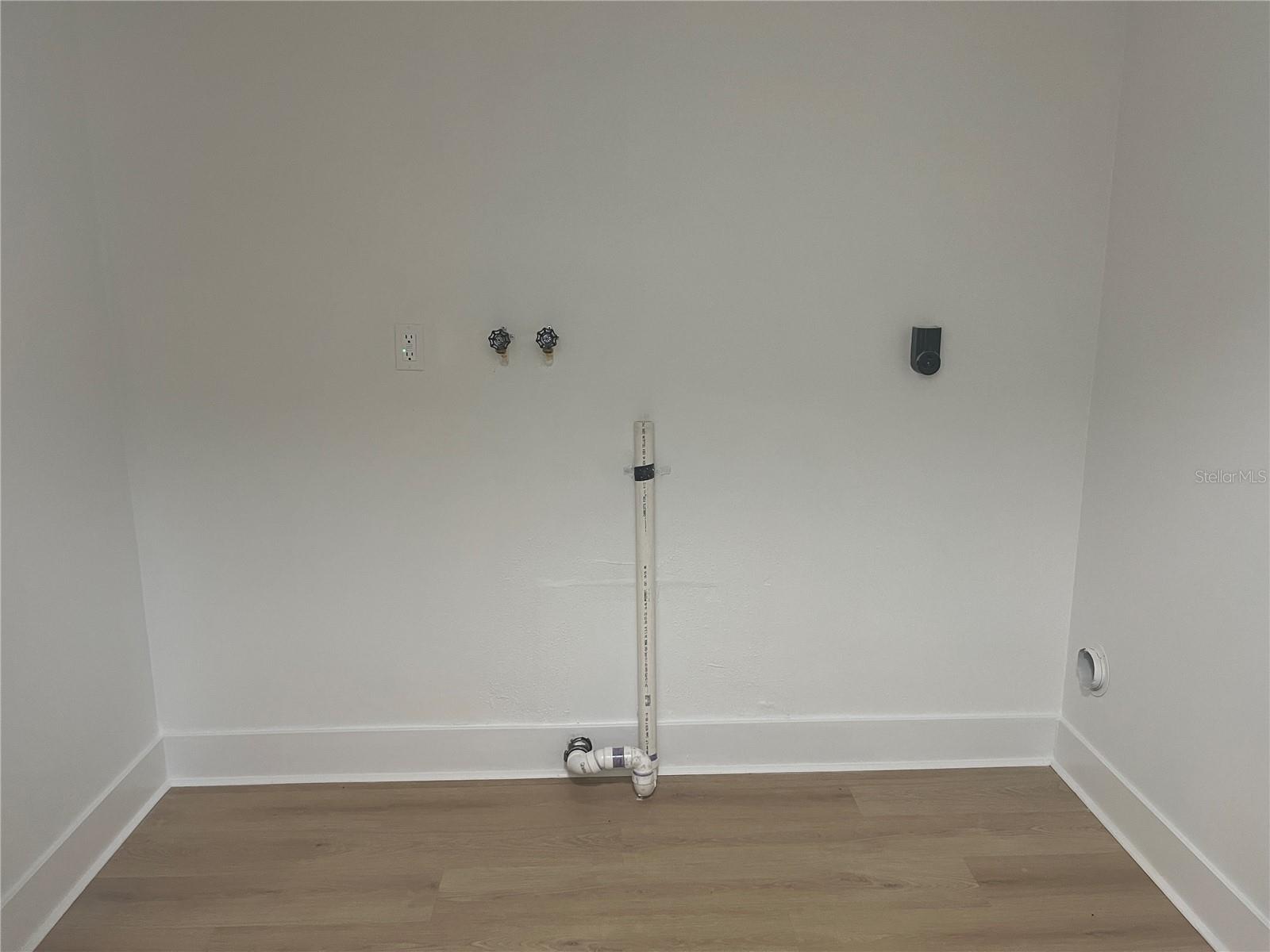 FAIR OAKS 4TH ADD - Residential Lease
