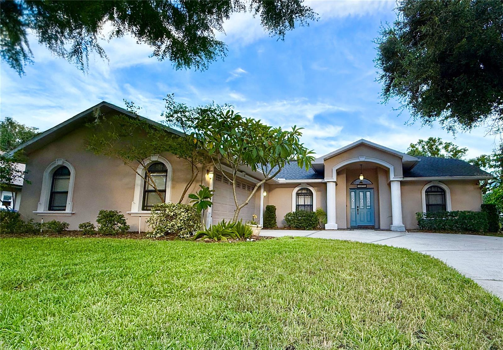 MOVE-IN SPECIAL – Lease by 9/19 and pay $2,195/month for the first 3 months! (Rent increases to $2,295/month thereafter.)
This spacious 3 bedroom, 2 bathroom home is located in the highly desirable gated East Lake Reserve community, just minutes from Lake Nona.
Inside, you’ll find a large kitchen with pantry, breakfast nook, and formal dining room, along with a bright living room that opens to a screened porch. The home offers ample closet space, an indoor laundry room, and a spacious master suite featuring a walk-in closet, dual sinks, garden tub, and oversized shower.
The backyard is a true retreat with mature fruit trees and a beautiful butterfly garden.
Conveniently located near the local hospital, restaurants, banks, churches, golf courses, and lakefront recreation. Less than 10 minutes from SR 417, Lake Nona and Orlando International Airport.
? Pets allowed with non-refundable fee & pet application (breed/age restrictions apply)
? First month’s rent & security deposit (equal to one month’s rent) required
? $75 application fee per adult (18+)
? Tenants pay $50 quarterly for HVAC maintenance
Applications can be submitted anytime online
Completed applications are processed on a first-come, first-serve basis—apply today before this home is gone!