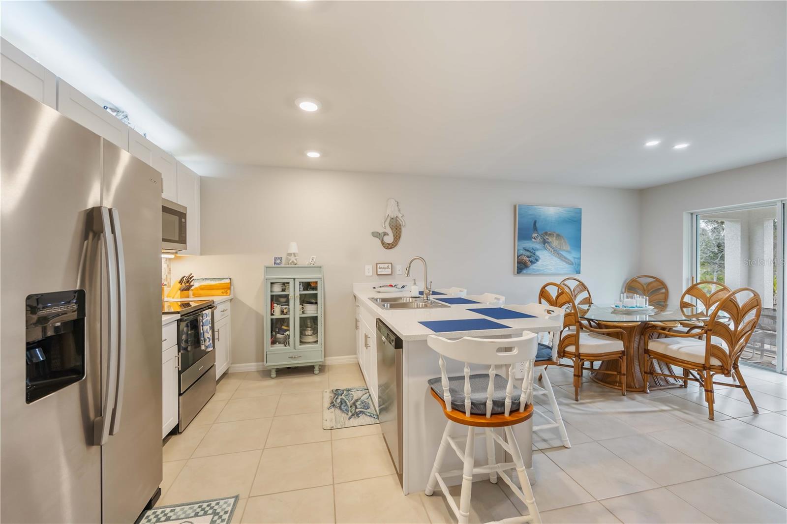 3094 GILLOT BOULEVARD