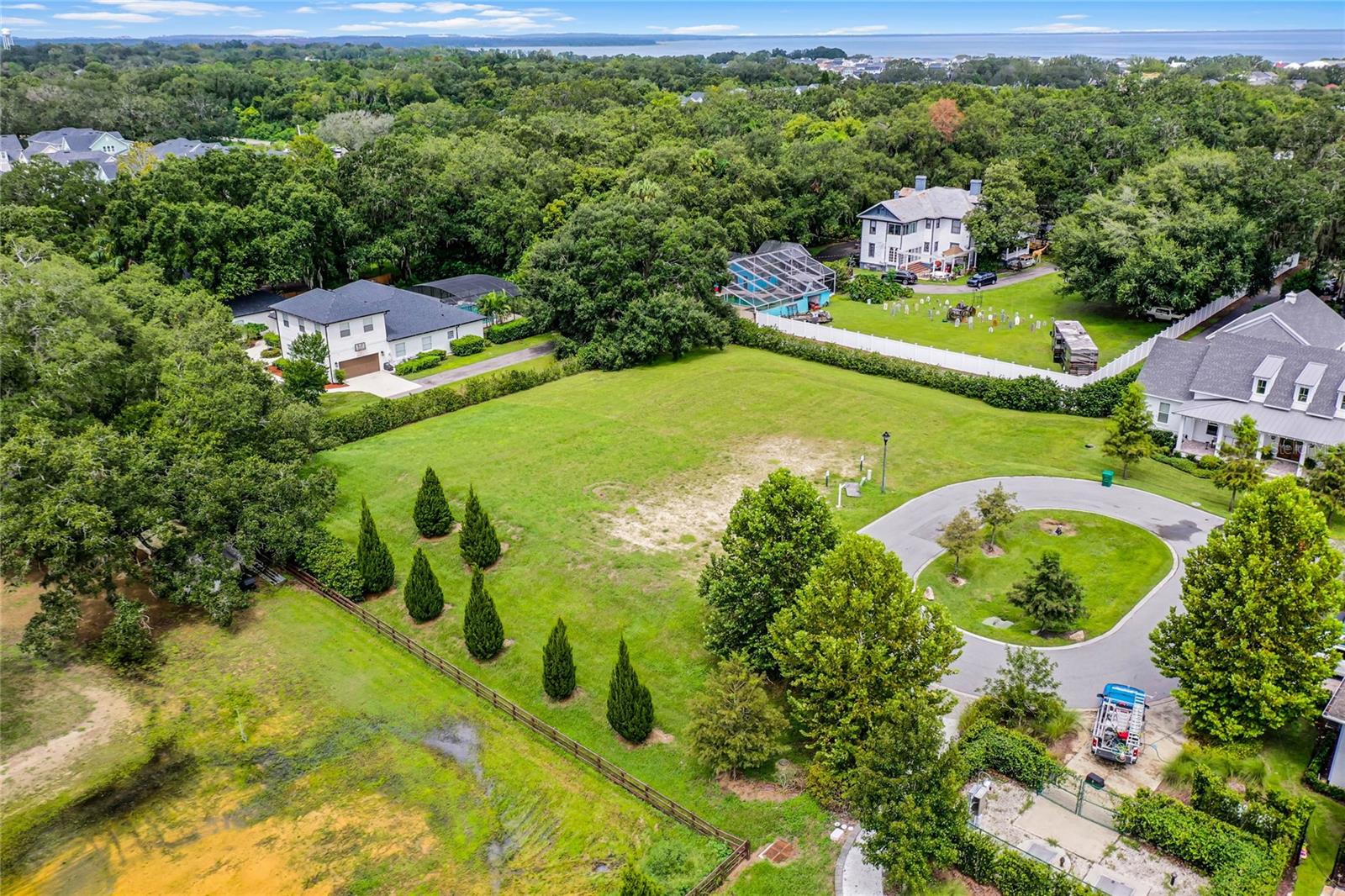 OAKLAND HILLS - Land