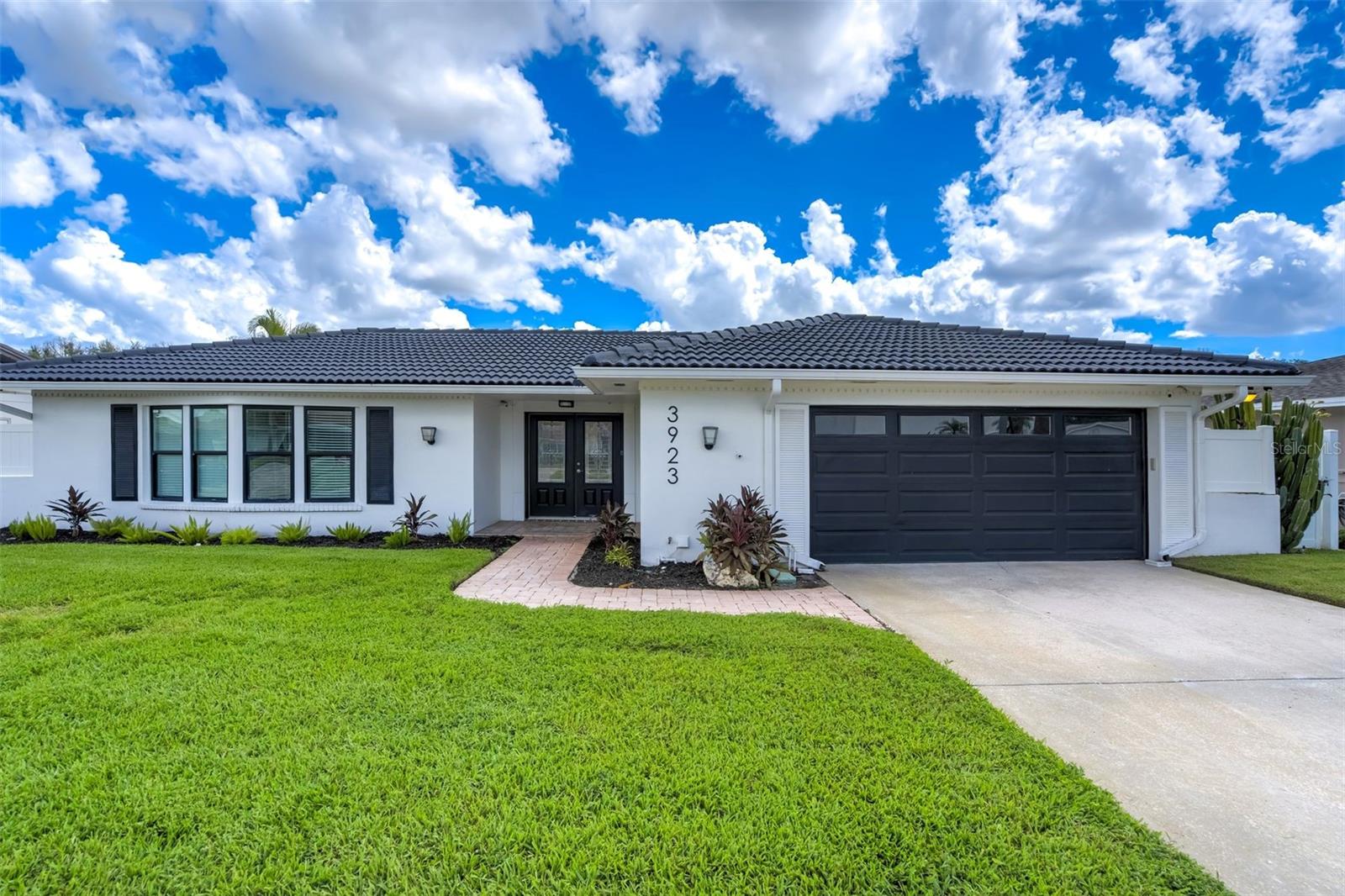 3923 DORAL DRIVE