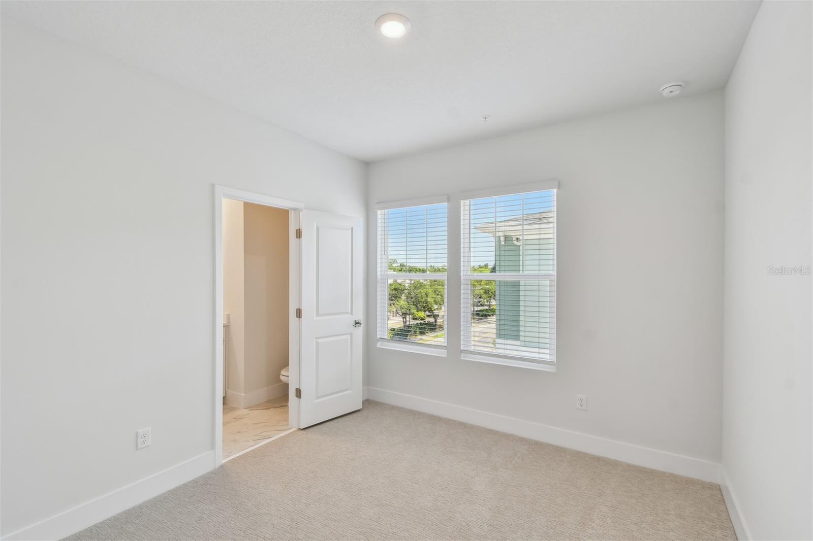 TOWNS AT UNION - Residential