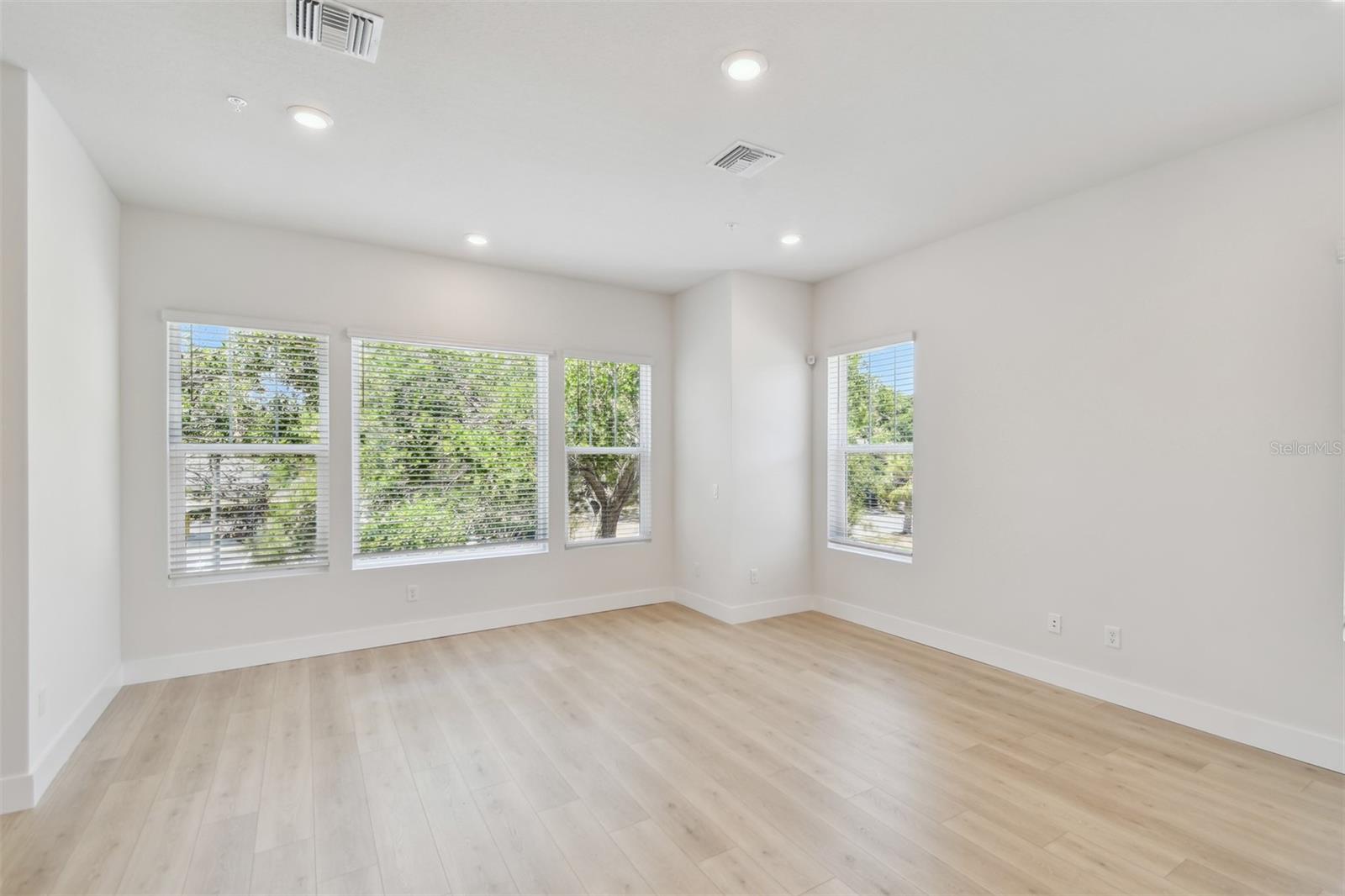 TOWNS AT UNION - Residential