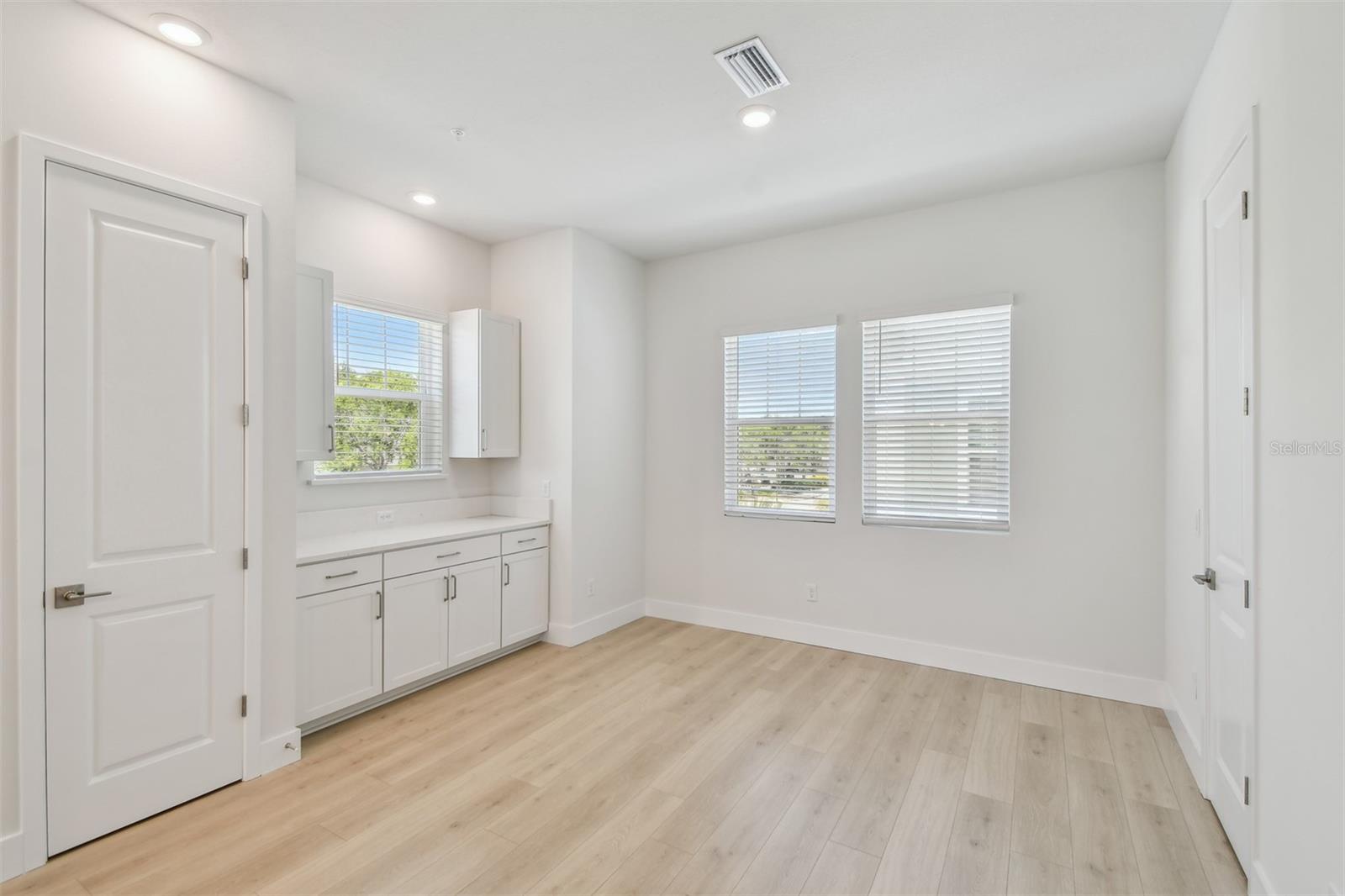 TOWNS AT UNION - Residential