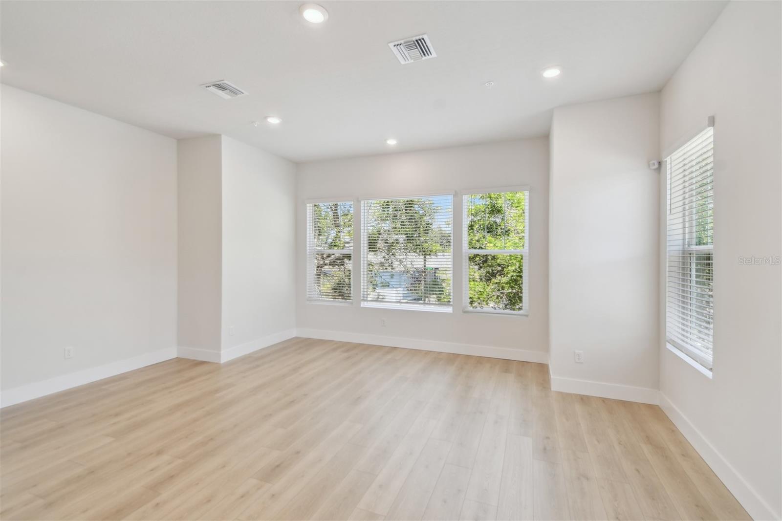 TOWNS AT UNION - Residential