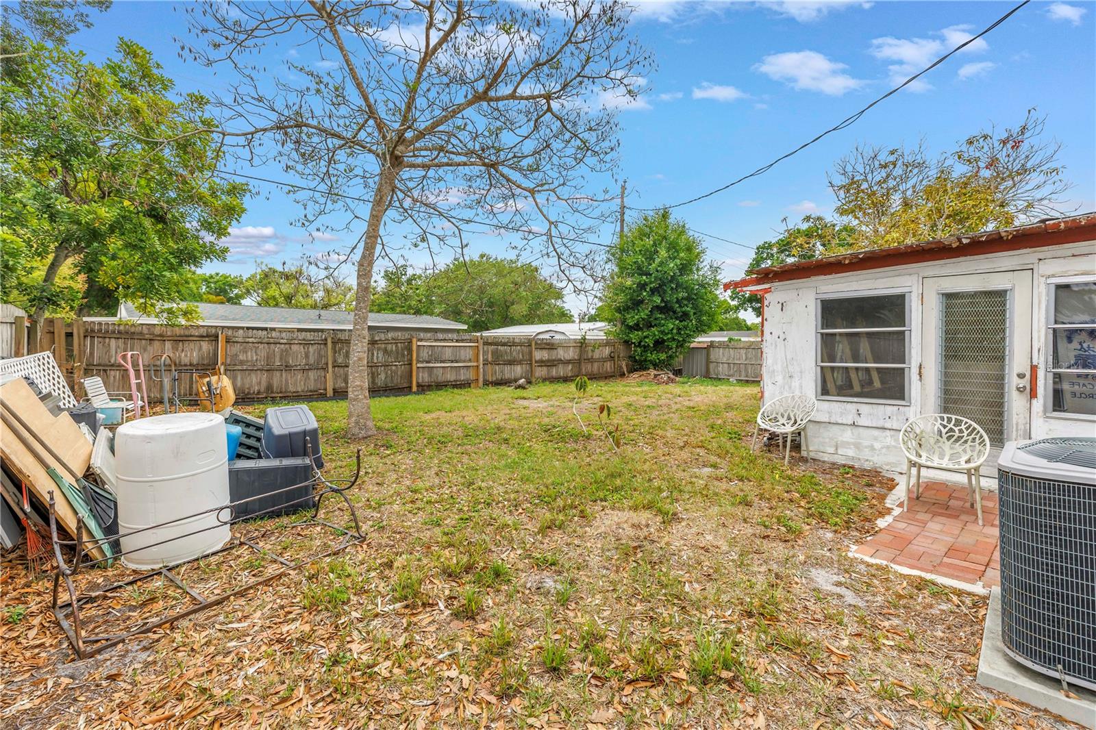 LOMA LINDA PARK - Land