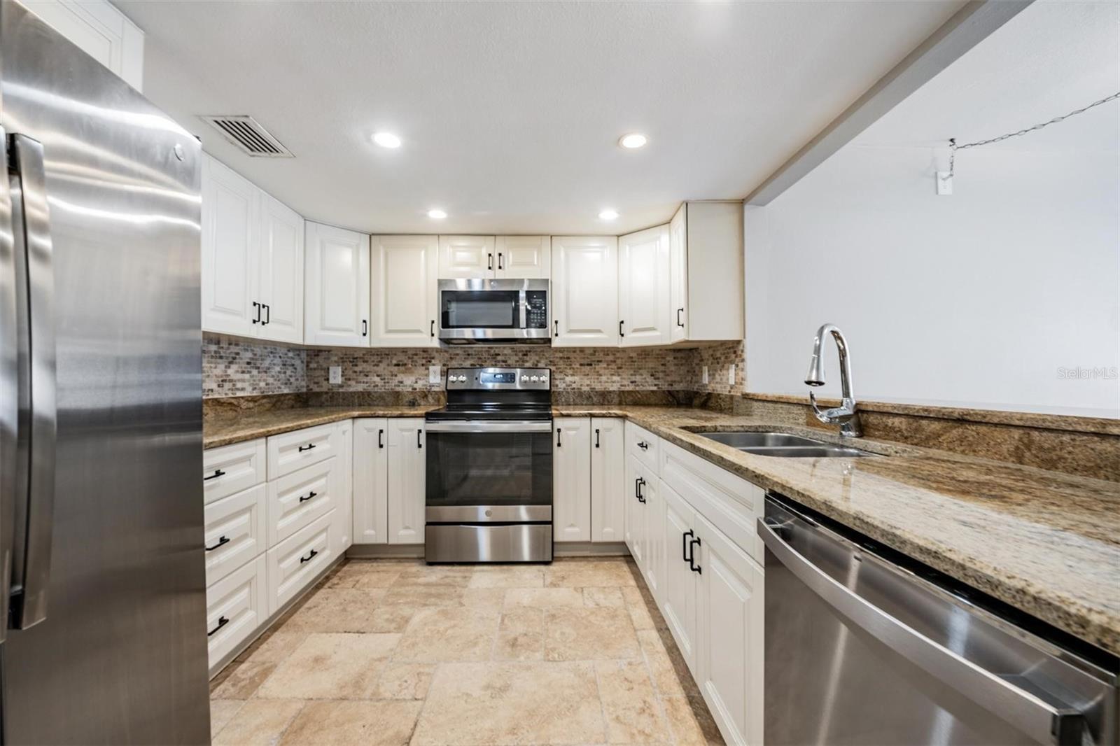 13602 S VILLAGE DRIVE 1204