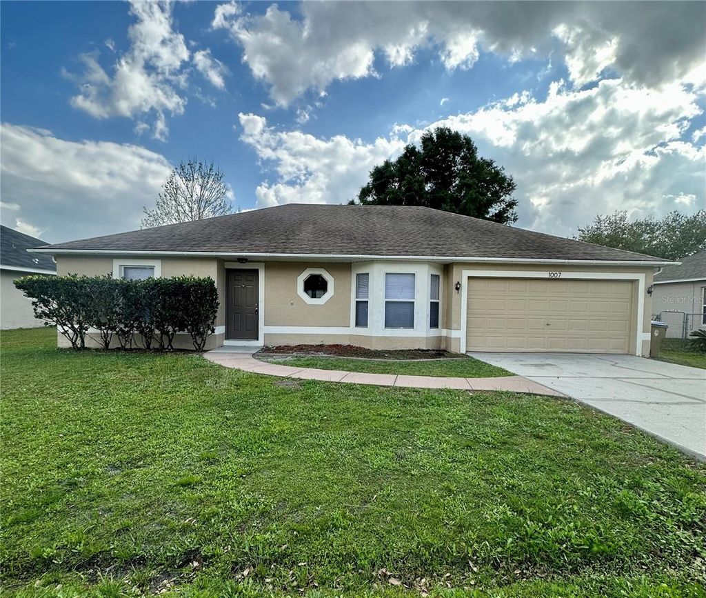 Photo of 1007 Mayfair Place, Kissimmee, FL 34758 (MLS # S5135756)