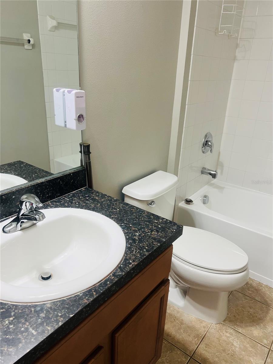 BRADFORD MANOR TWNHMS REP - Residential Lease