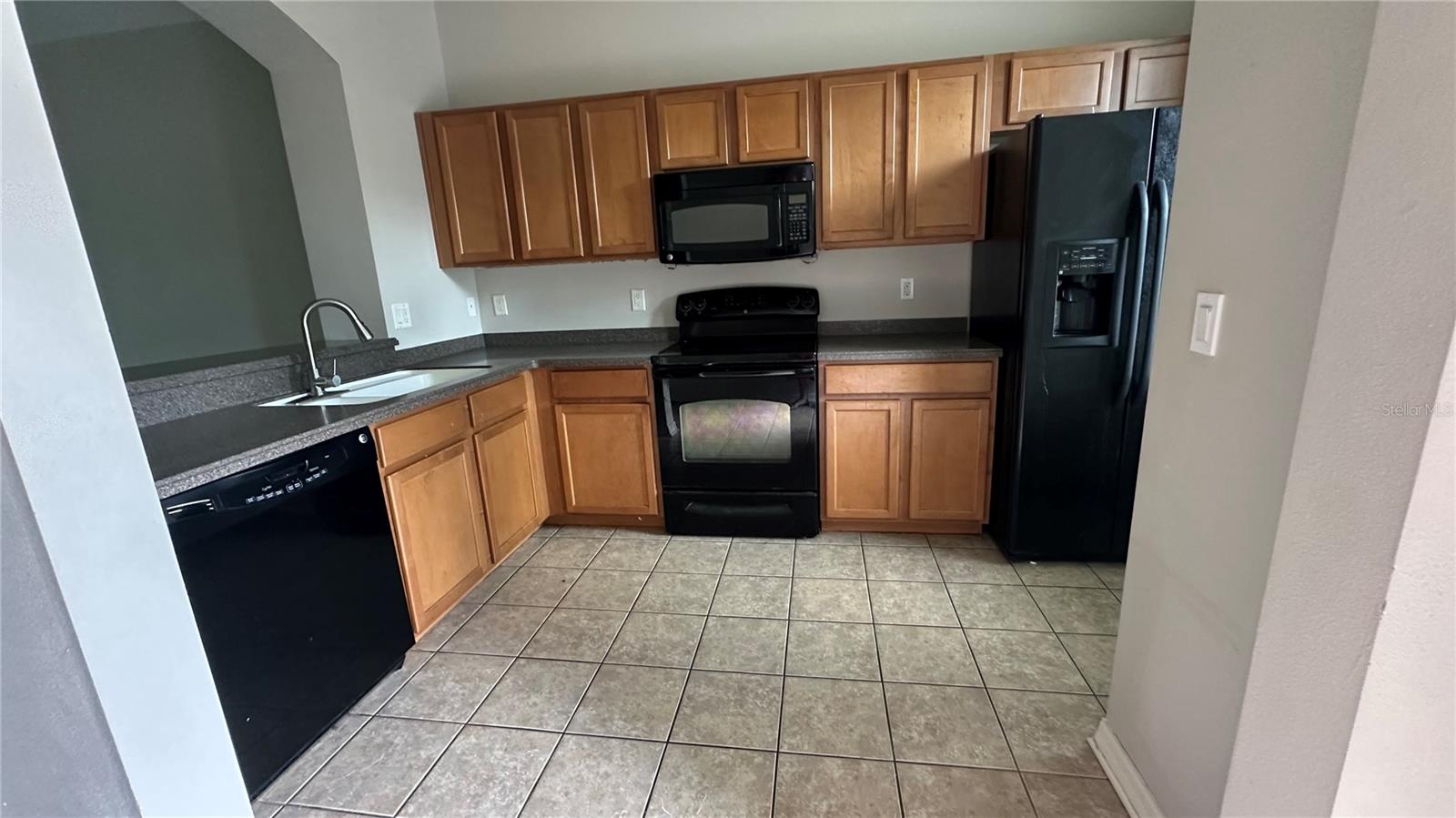 BRADFORD MANOR TWNHMS REP - Residential Lease