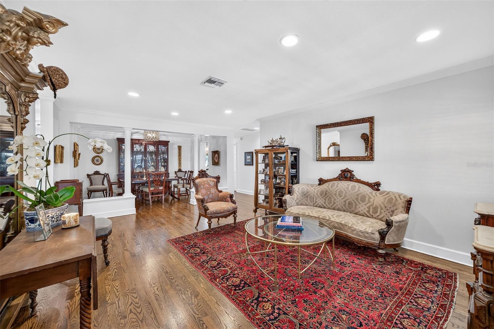 1230 NORWOOD PLACE