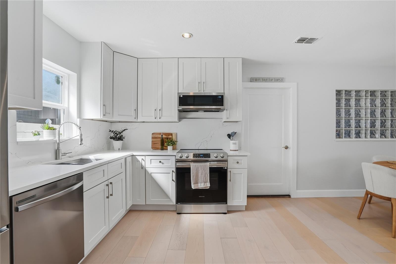 SHORE ACRES OVERLOOK SEC - Residential