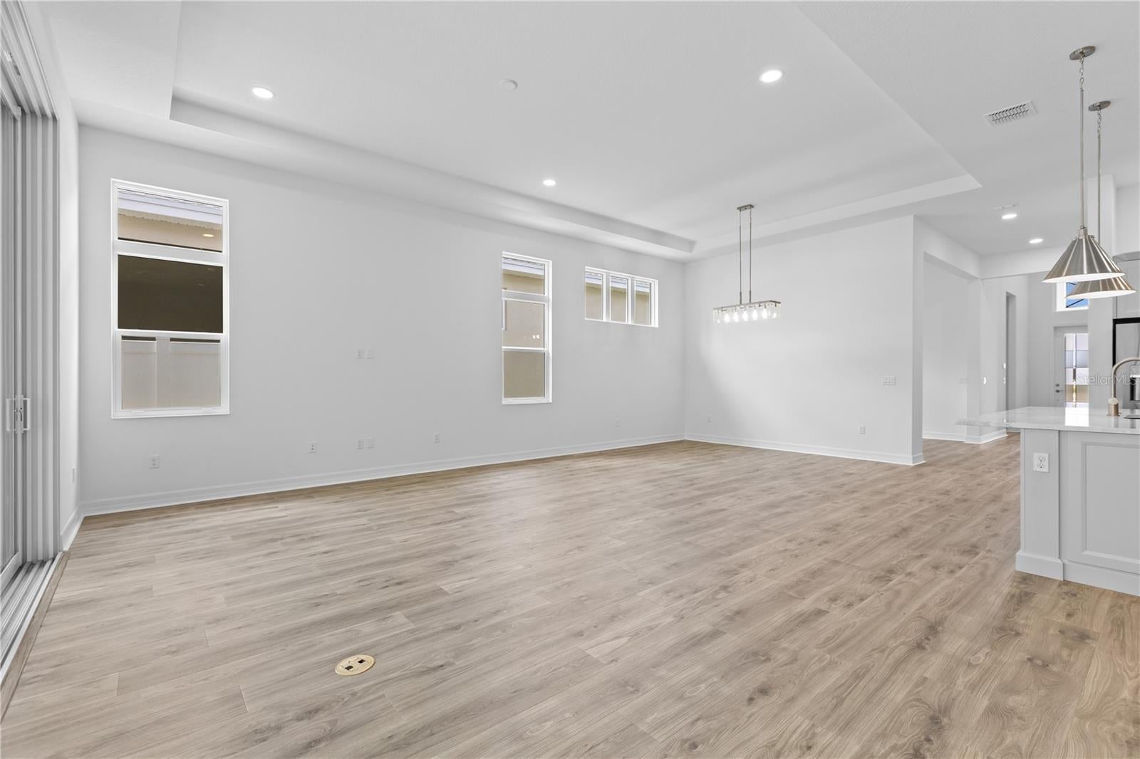1068 LILIANA DRIVE