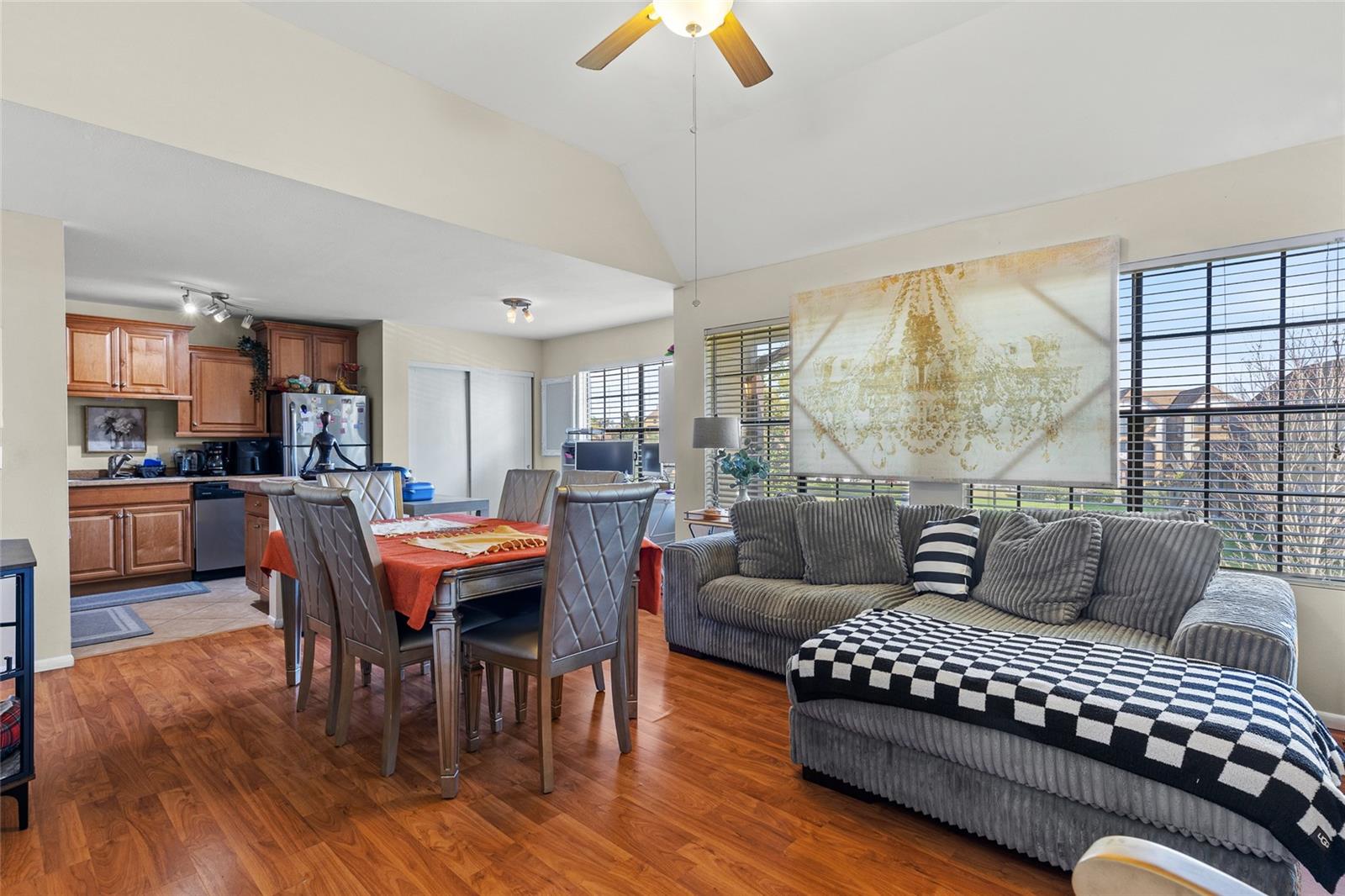 320 BLACK OAK COURT 208