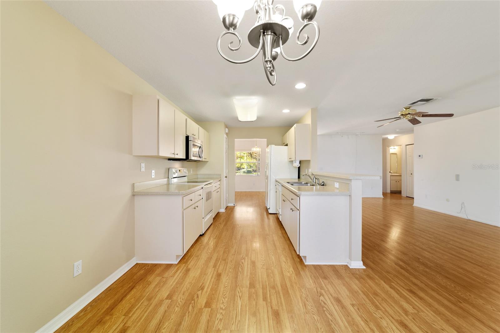 ON TOP OF THE WORLD - Residential