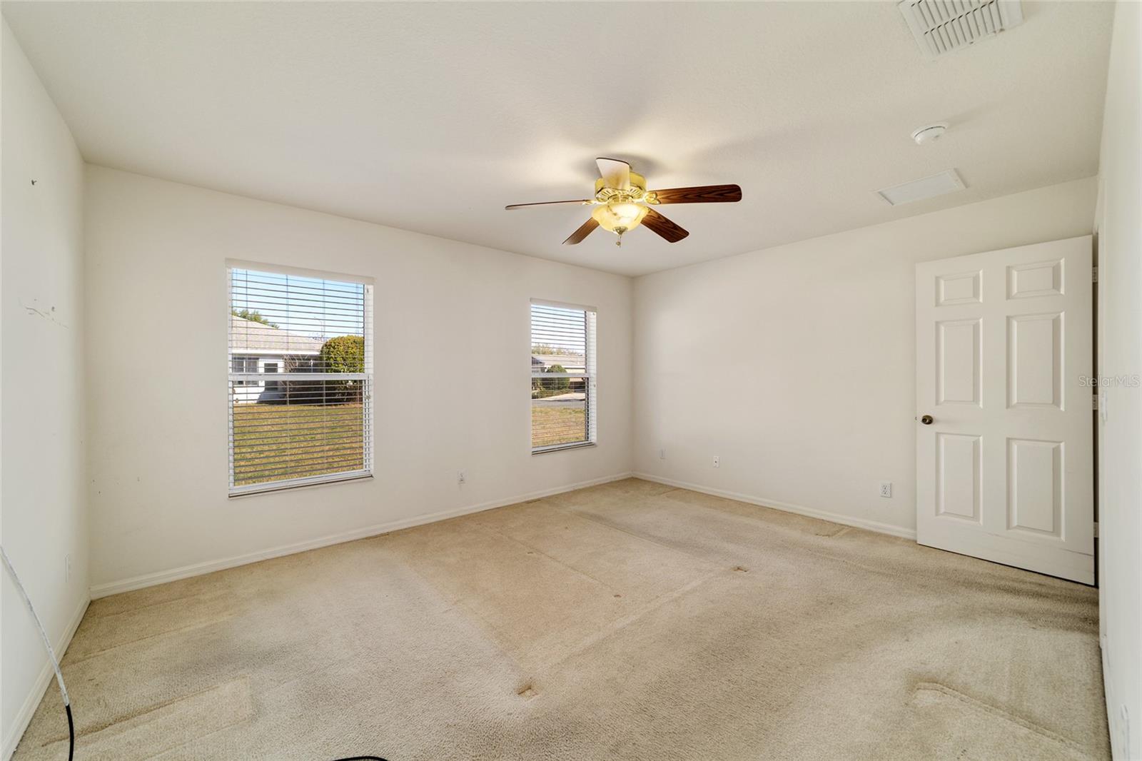 ON TOP OF THE WORLD - Residential