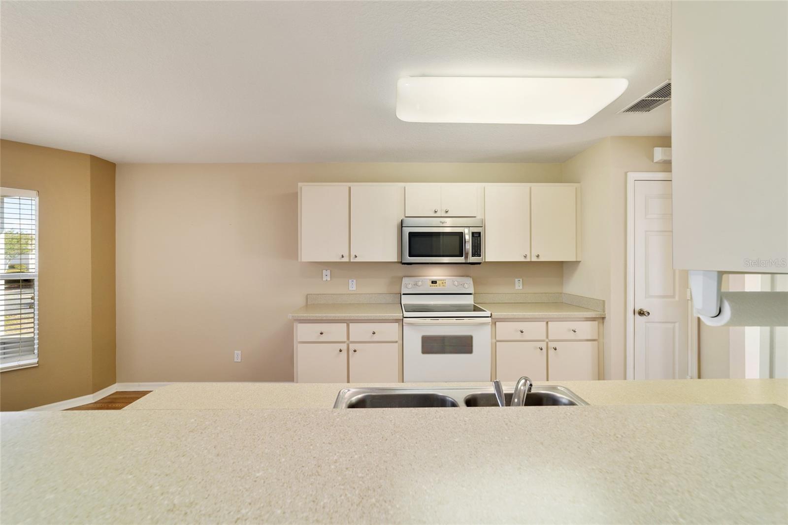 ON TOP OF THE WORLD - Residential