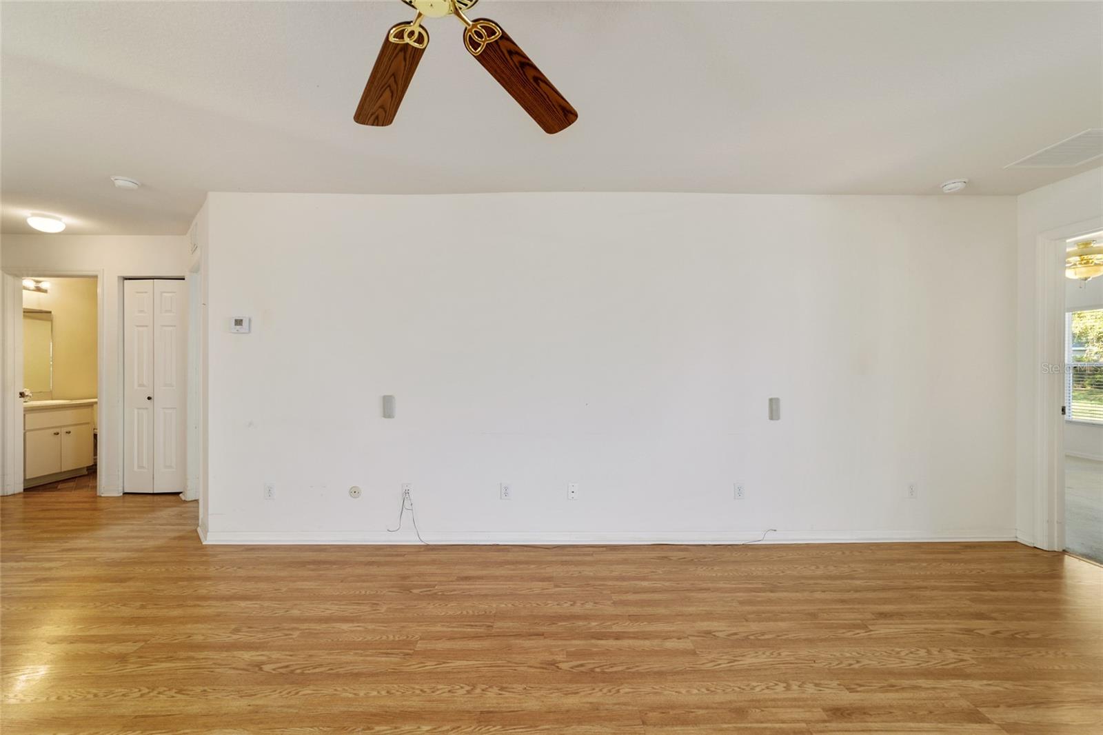 ON TOP OF THE WORLD - Residential