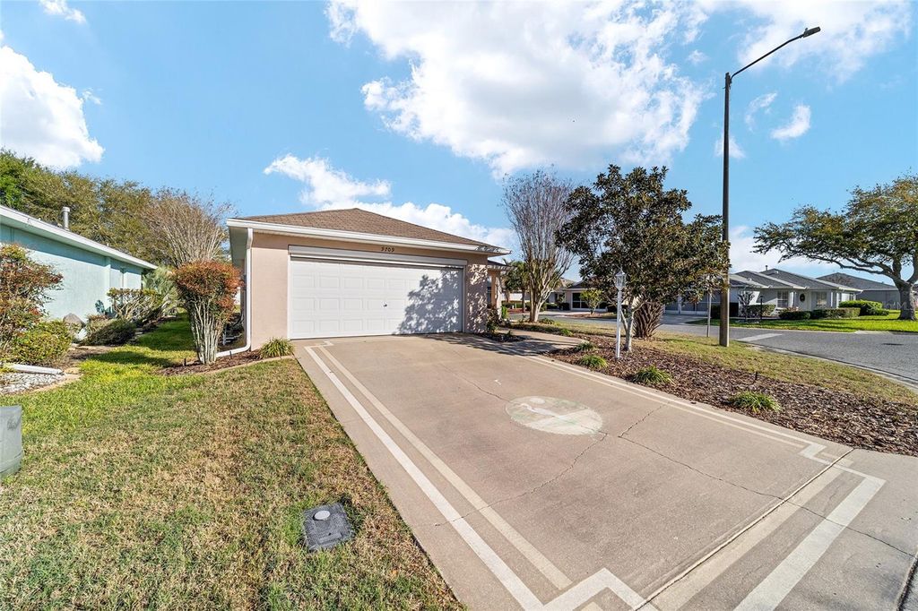 Photo of 9709 SW 90th Street, Ocala, FL 34481 (MLS # OM721409)