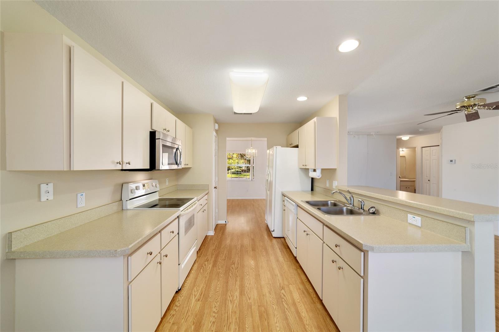 ON TOP OF THE WORLD - Residential