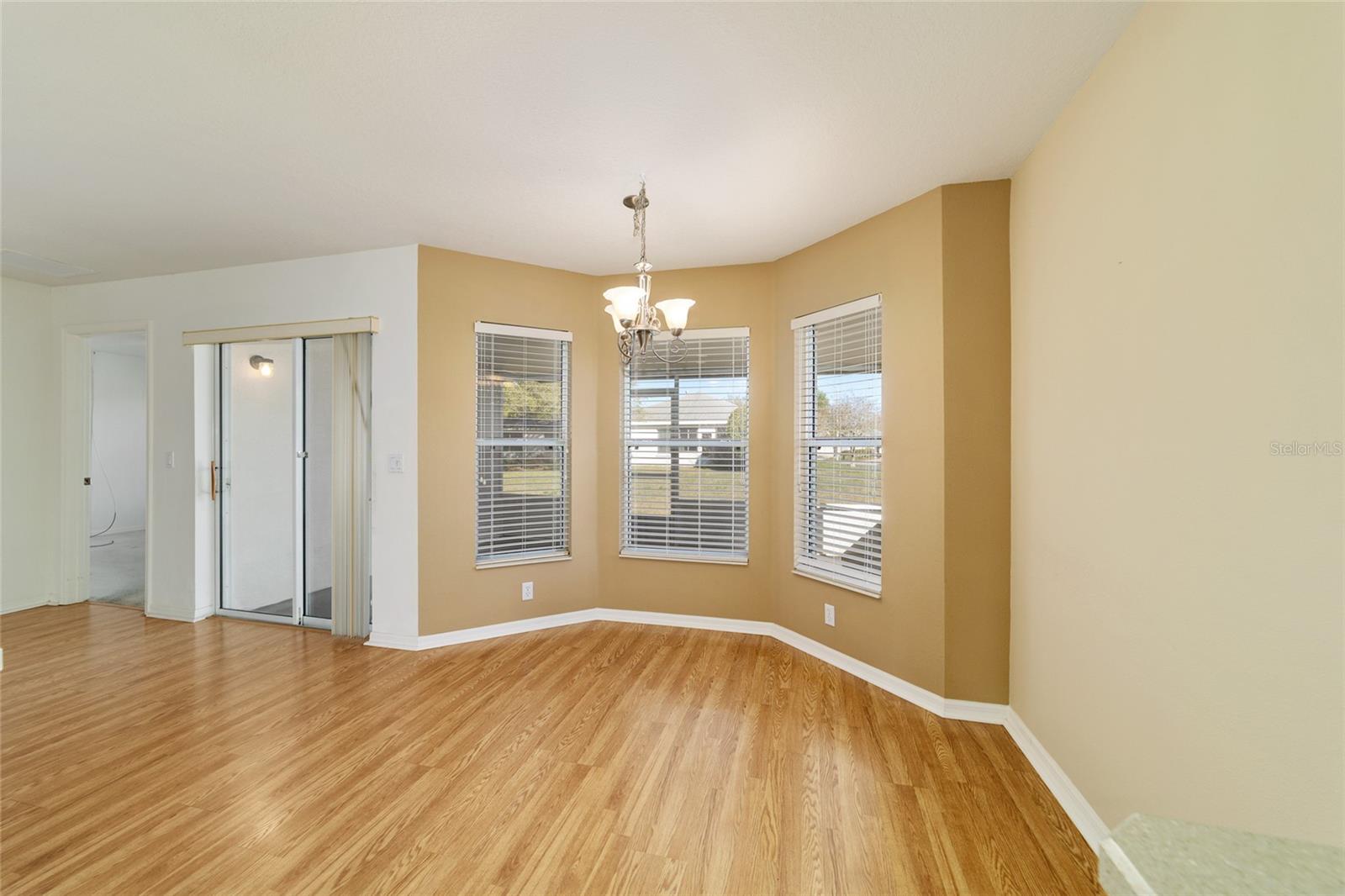 ON TOP OF THE WORLD - Residential