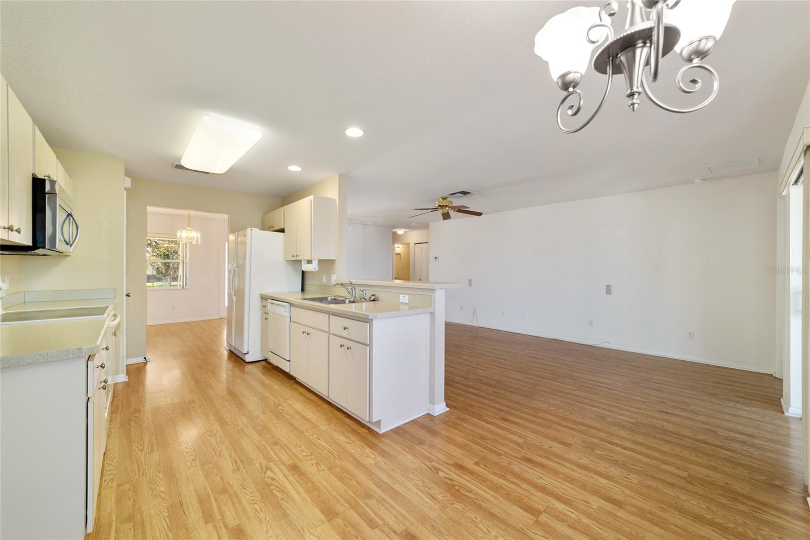 ON TOP OF THE WORLD - Residential