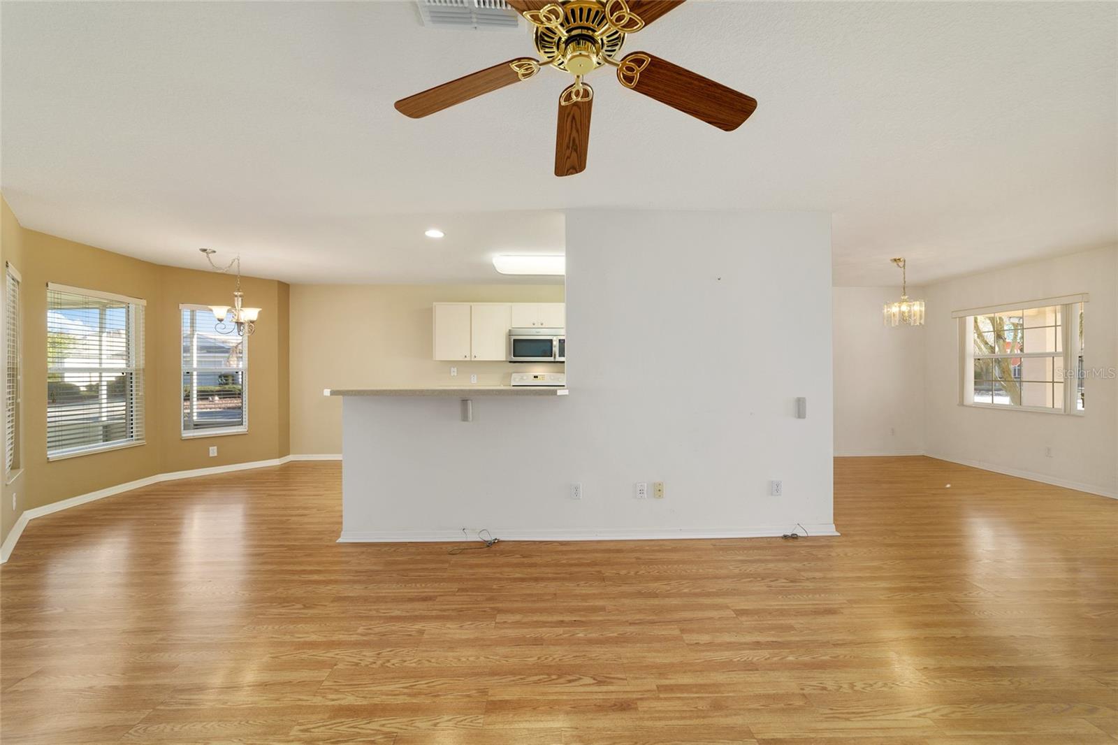 ON TOP OF THE WORLD - Residential