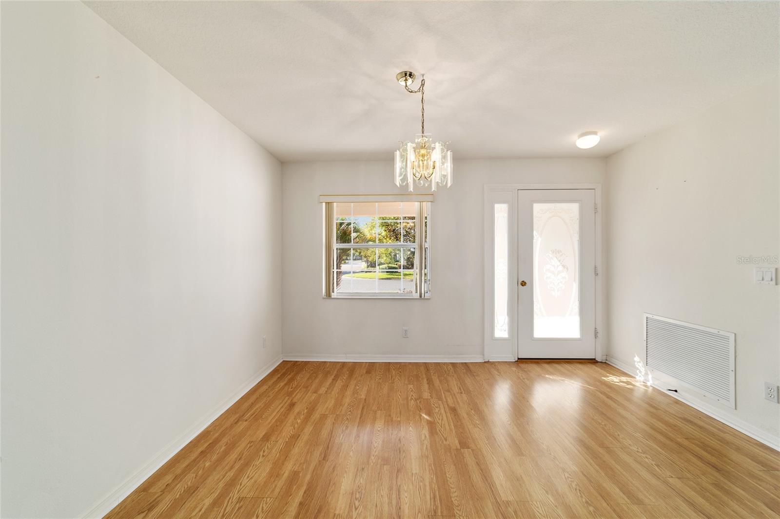 ON TOP OF THE WORLD - Residential