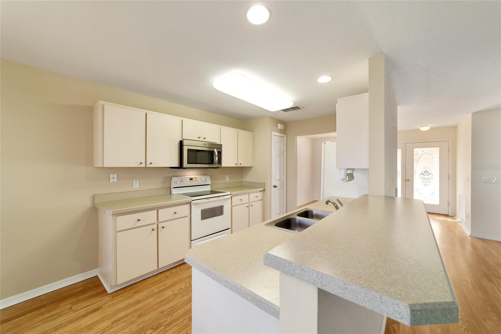 ON TOP OF THE WORLD - Residential