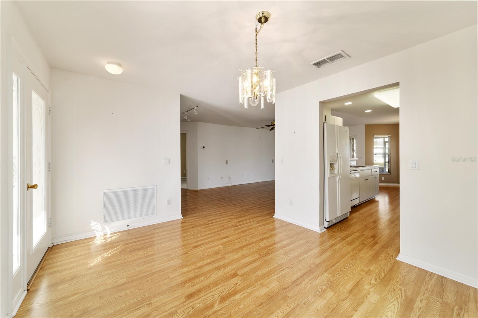 ON TOP OF THE WORLD - Residential