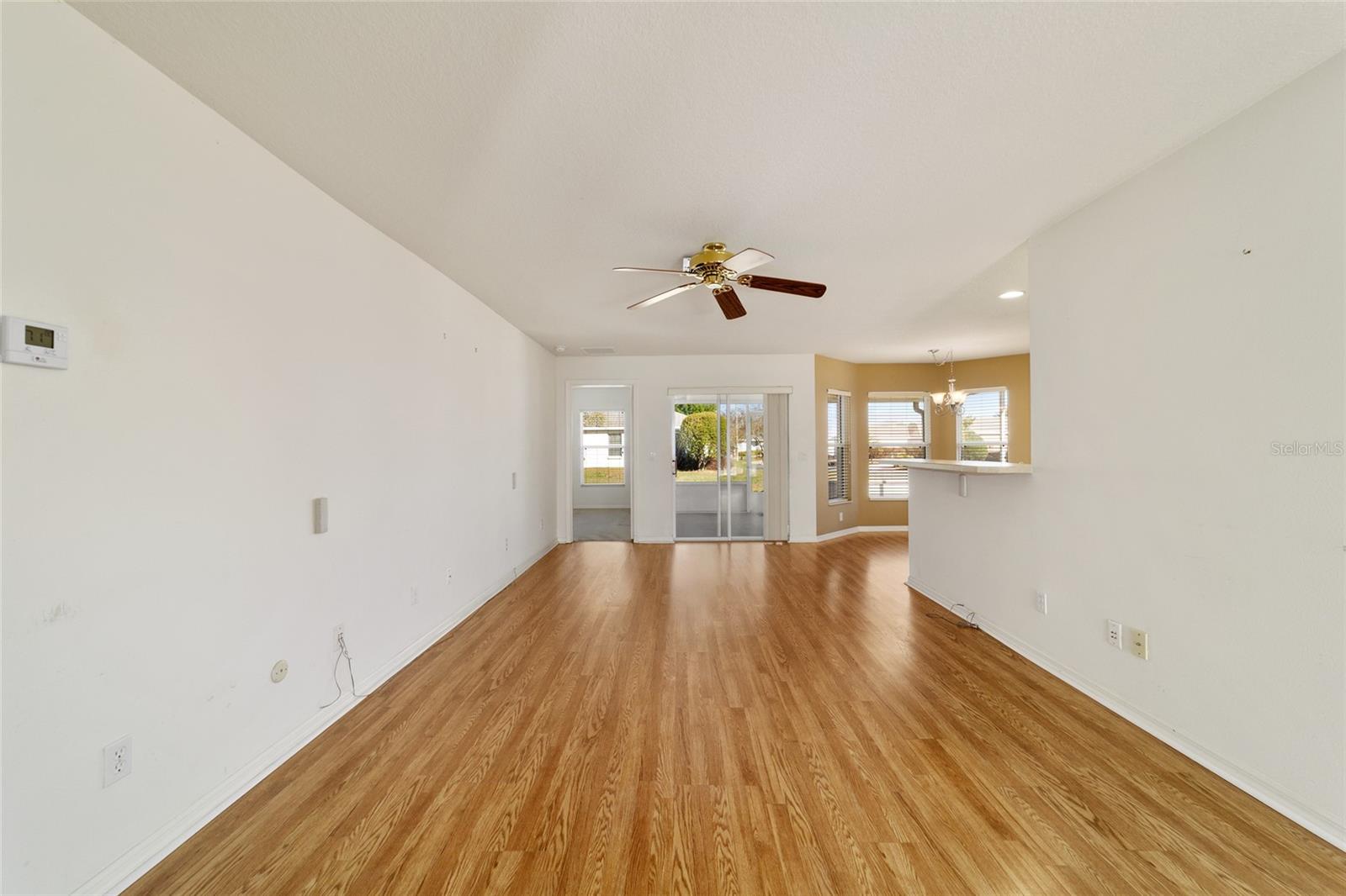 ON TOP OF THE WORLD - Residential