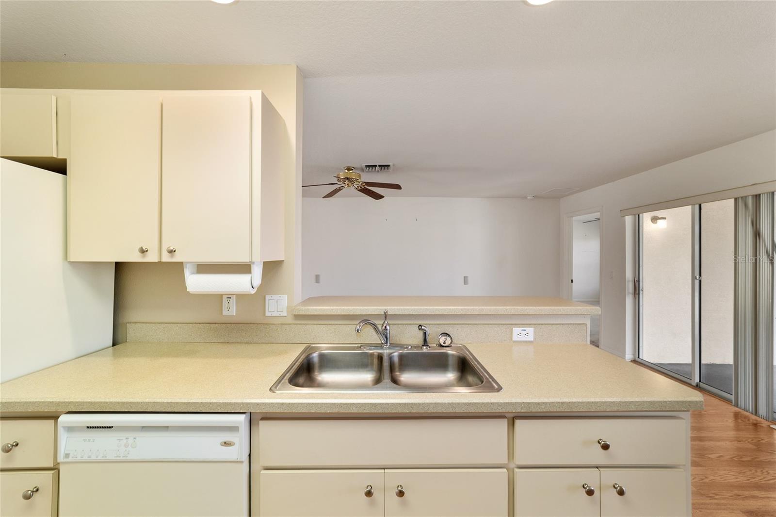 ON TOP OF THE WORLD - Residential