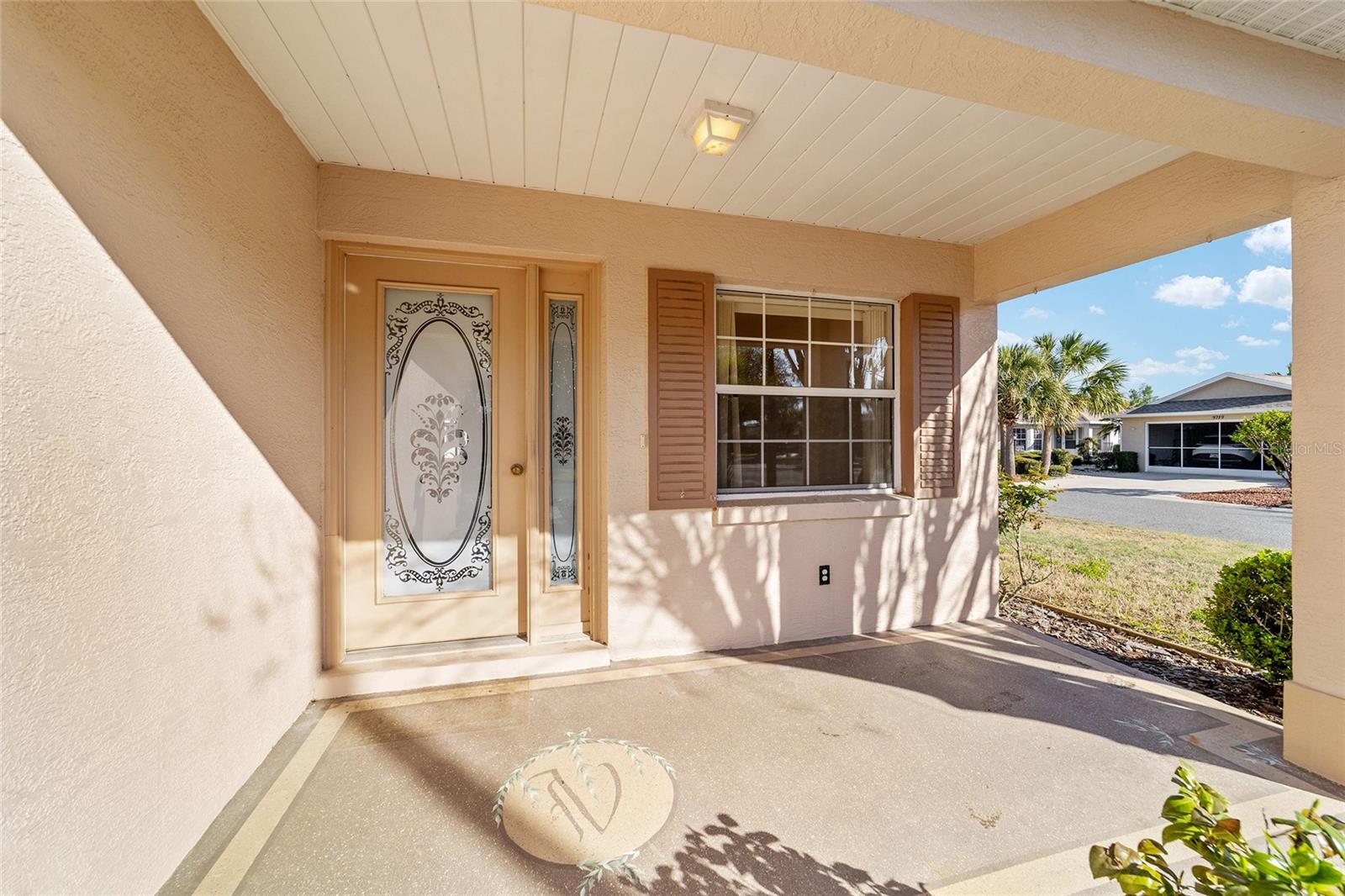 ON TOP OF THE WORLD - Residential