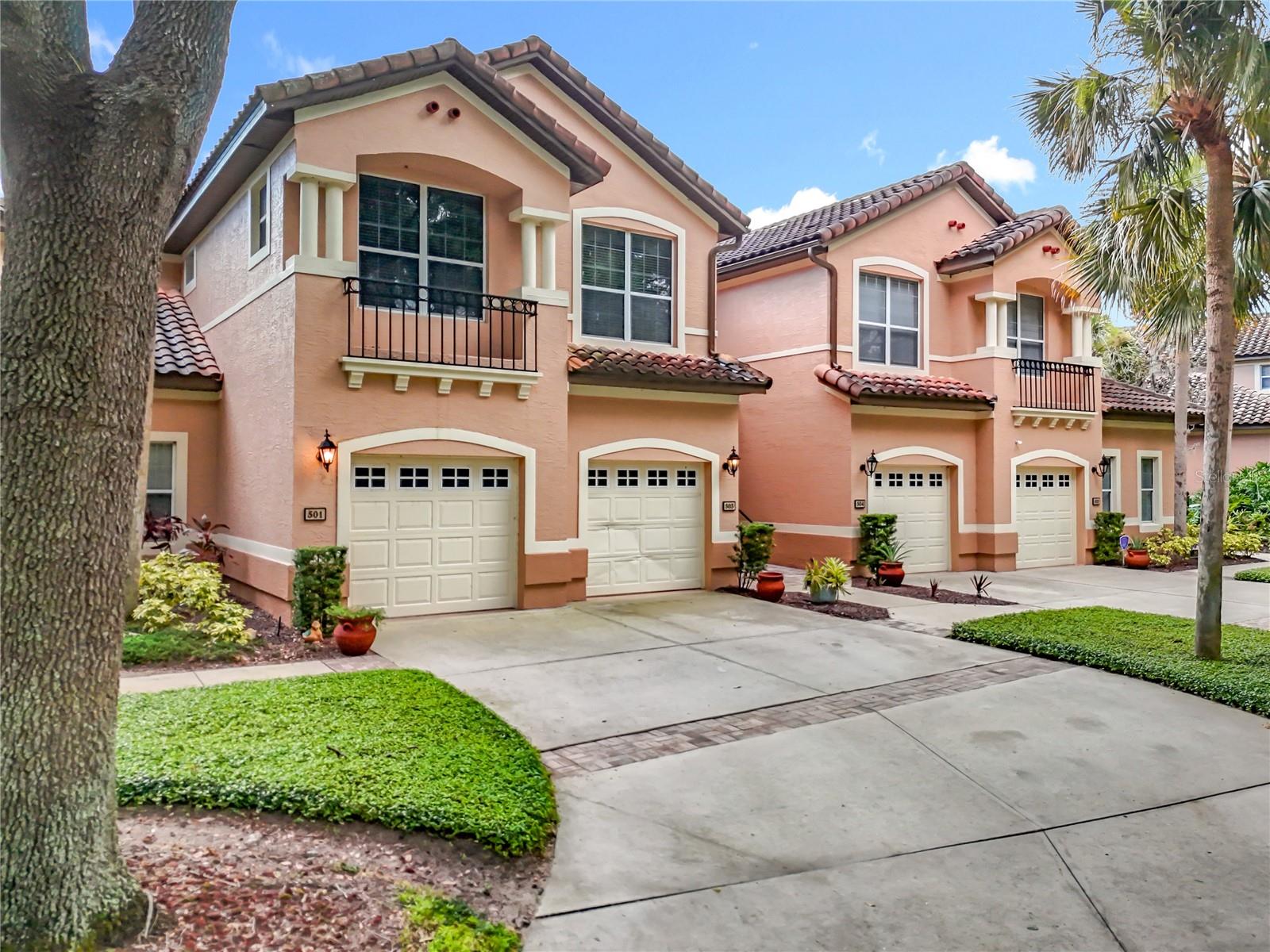 HOWEY MISSION SONOMA CONDO - Residential