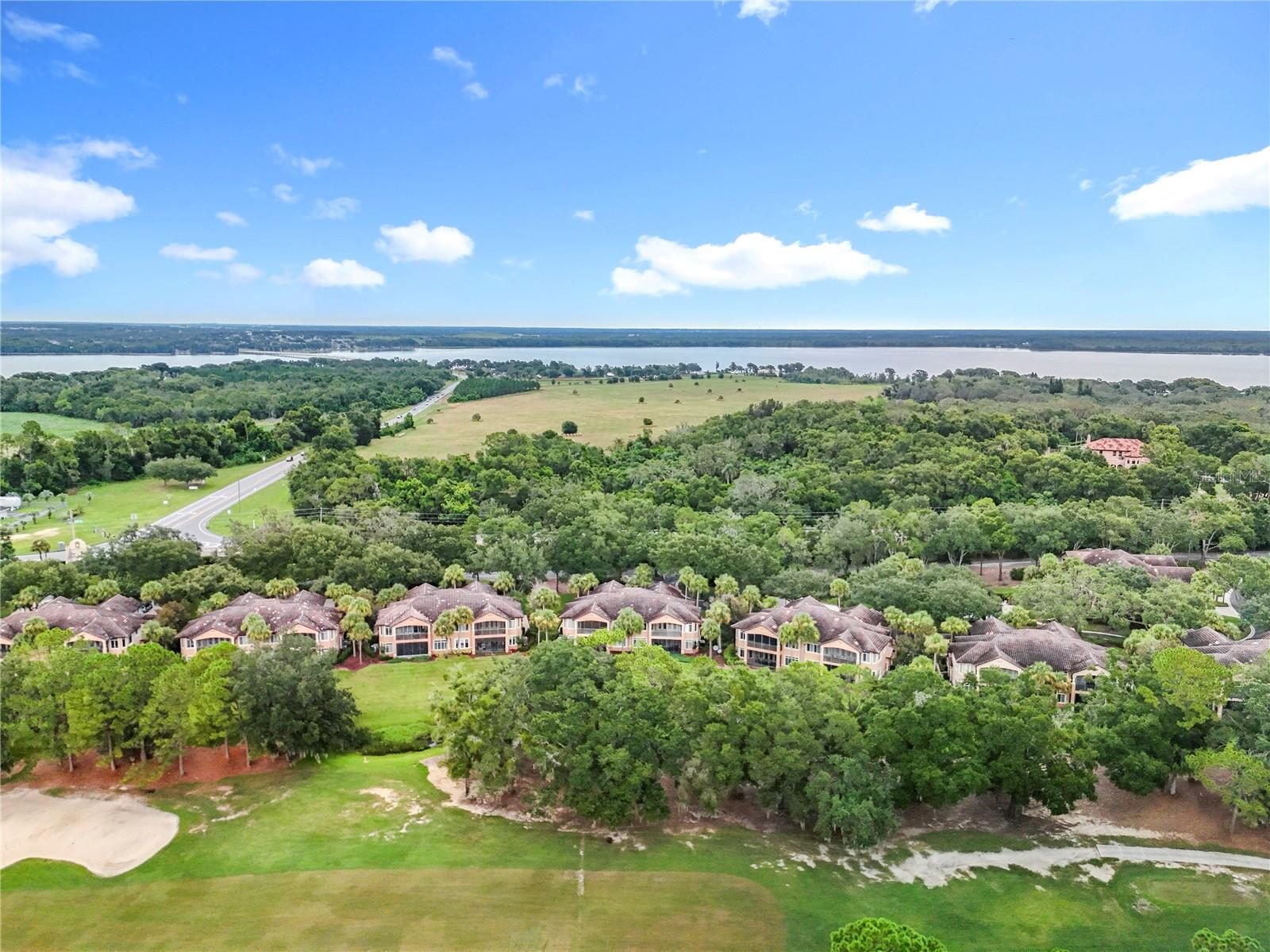 HOWEY MISSION SONOMA CONDO - Residential