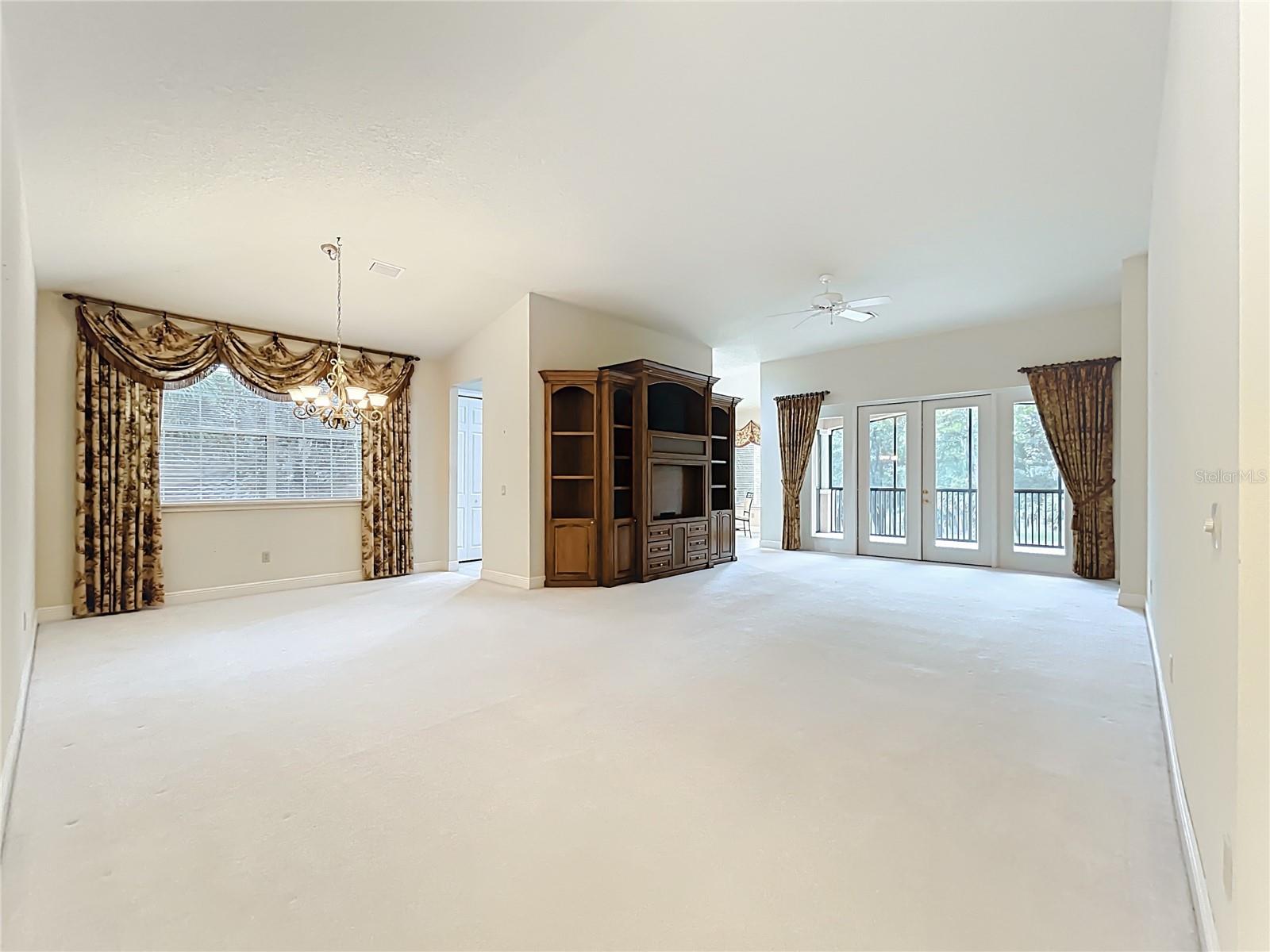 HOWEY MISSION SONOMA CONDO - Residential