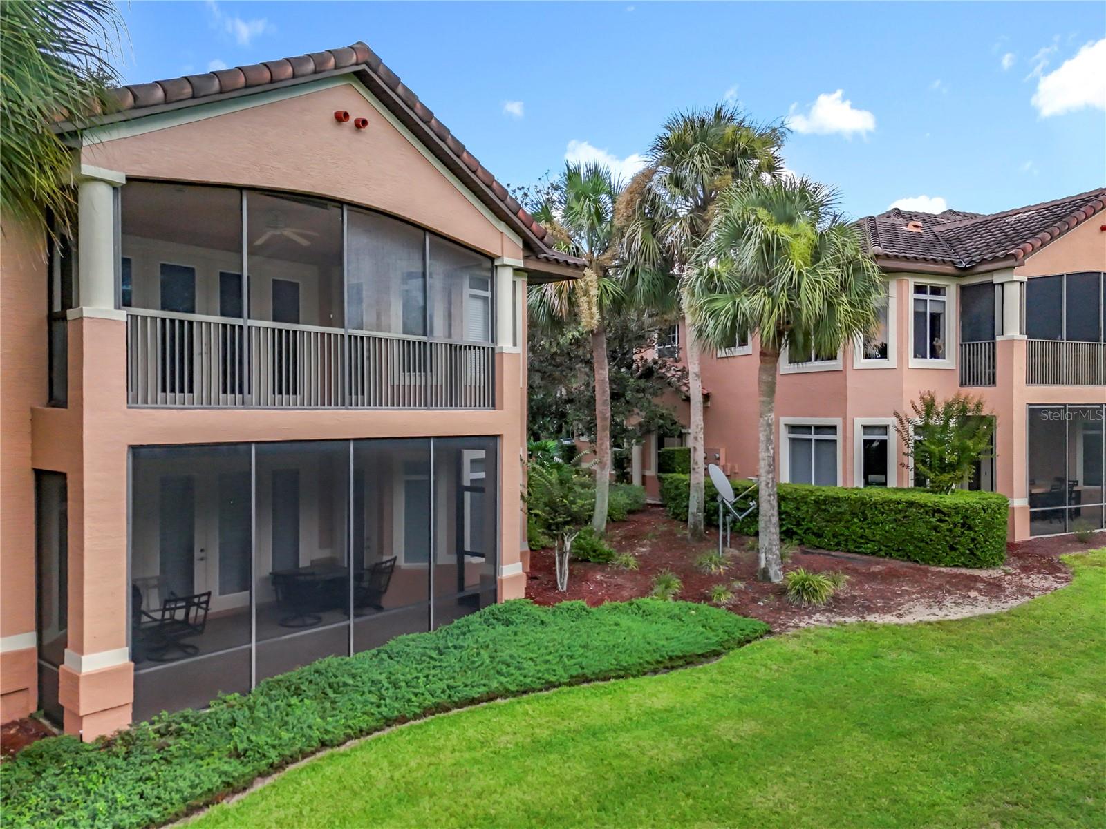 HOWEY MISSION SONOMA CONDO - Residential