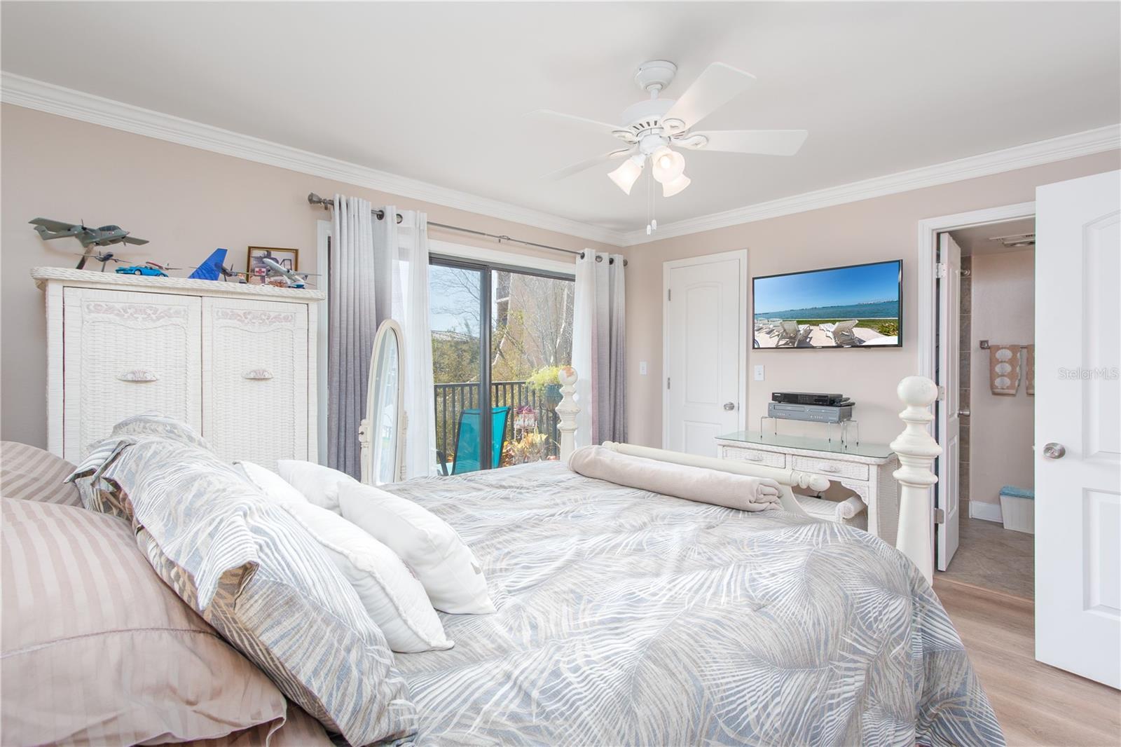 HICKORY GROVE CONDO - Residential