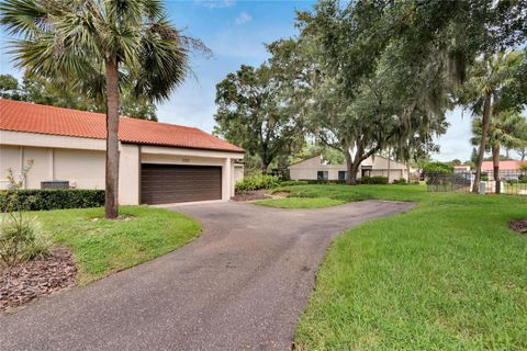 A home in PLANT CITY